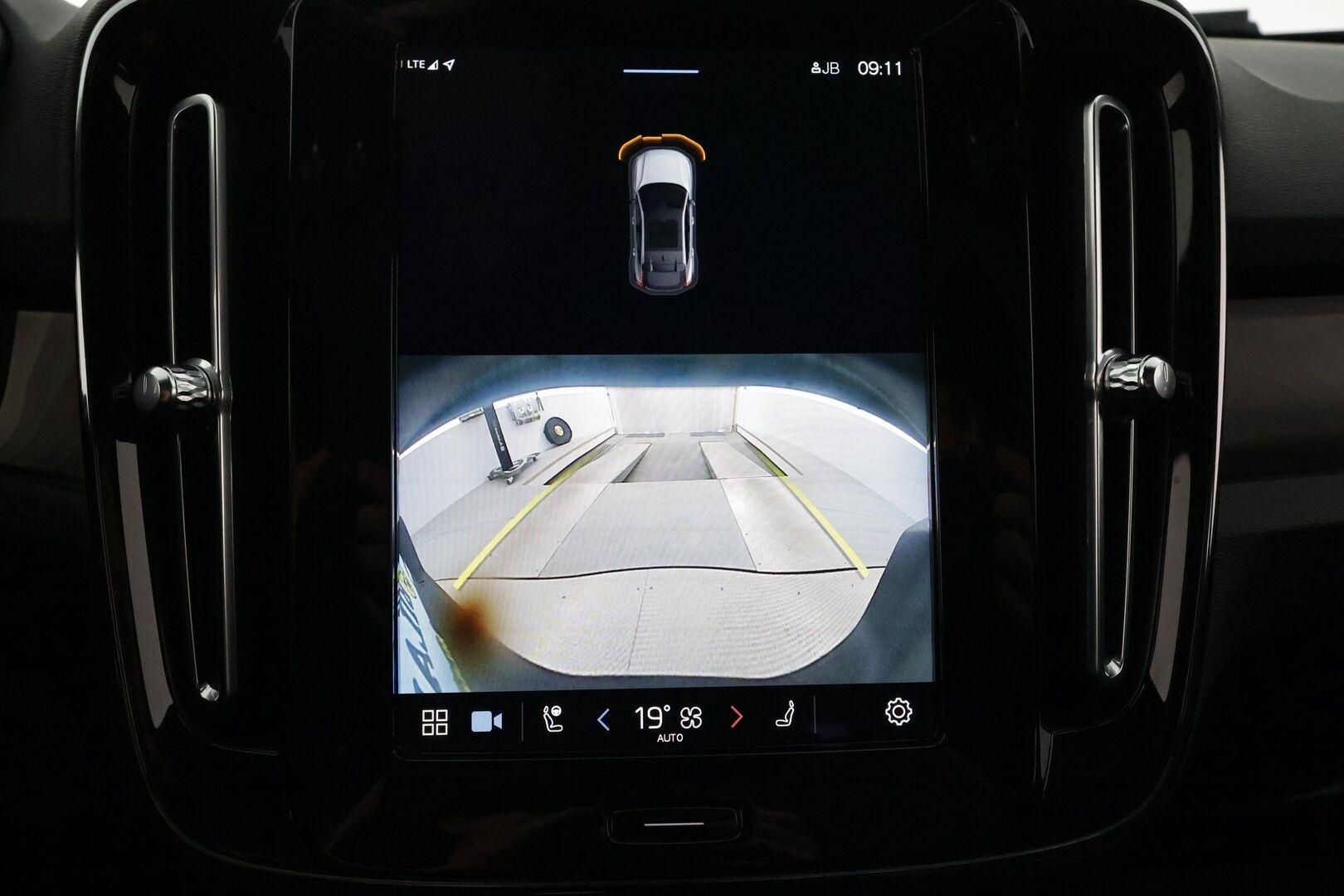 Volvo C40 2022 Recharge Twin Business Launch Edition aut - 3,99 % KORKOTARJOUS TÄHÄN AUTOON - Lämpöpumppu / Adapt.Vakkari / Harman & Kardon / Pixel LED / Lasikatto / 360 Kamera / Nahka-Alcantara Muistipenkki / KeylessGo / Huippuvarusteet!