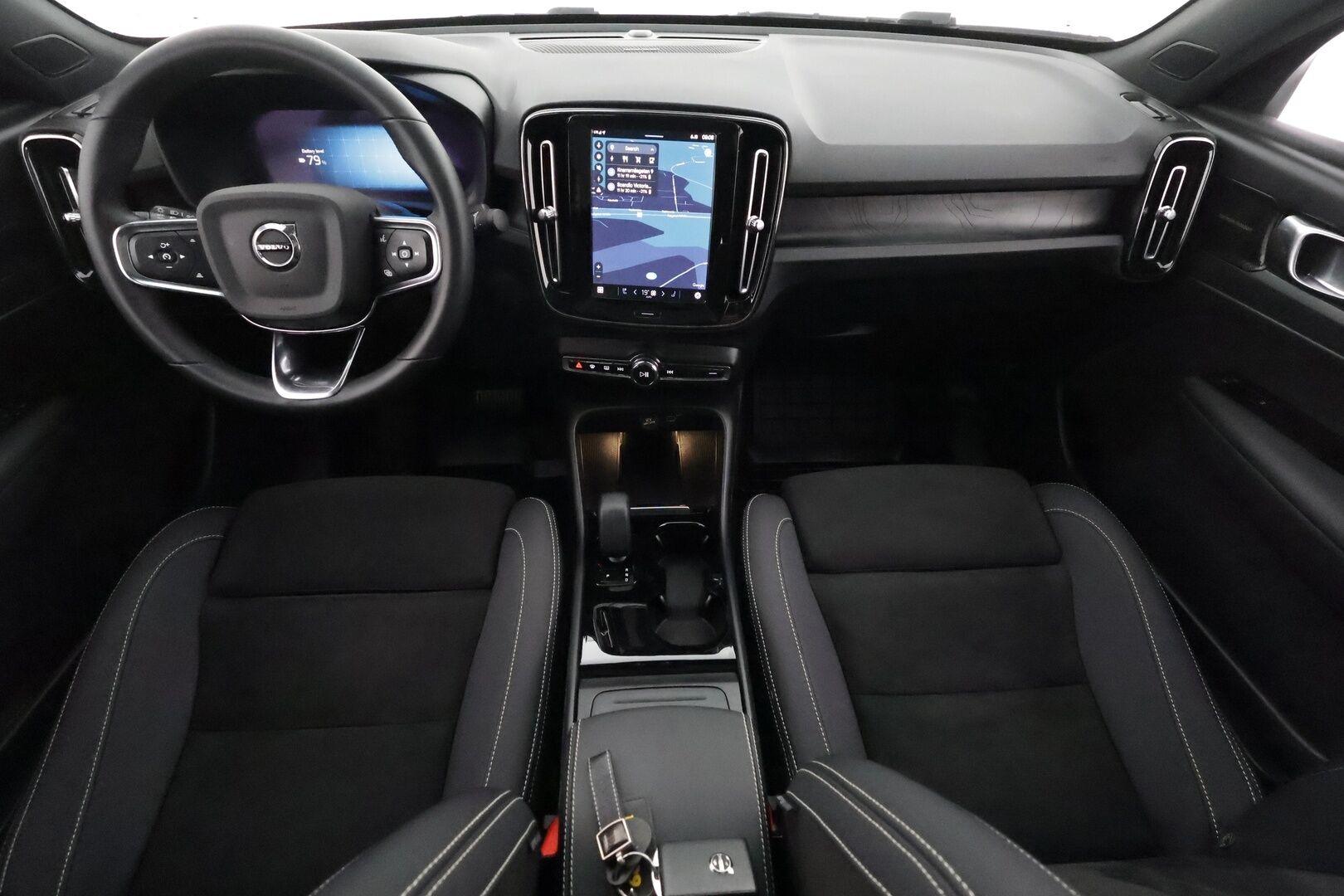 Volvo C40 2022 Recharge Twin Business Launch Edition aut - 3,99 % KORKOTARJOUS TÄHÄN AUTOON - Lämpöpumppu / Adapt.Vakkari / Harman & Kardon / Pixel LED / Lasikatto / 360 Kamera / Nahka-Alcantara Muistipenkki / KeylessGo / Huippuvarusteet!