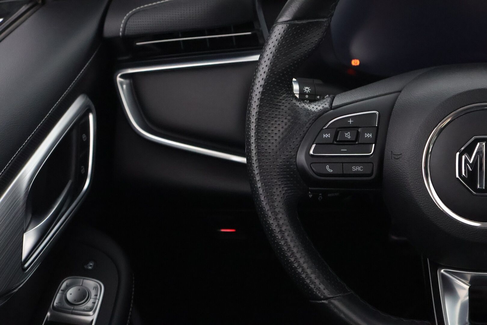 MG MARVEL R 2022 Electric 70kWh Luxury - Panorama / ACC / 360 Kamera / Tehdastakuu voimassa / Ilmastoidut istuimet / BLIS / Juuri tullut Tampereelle!