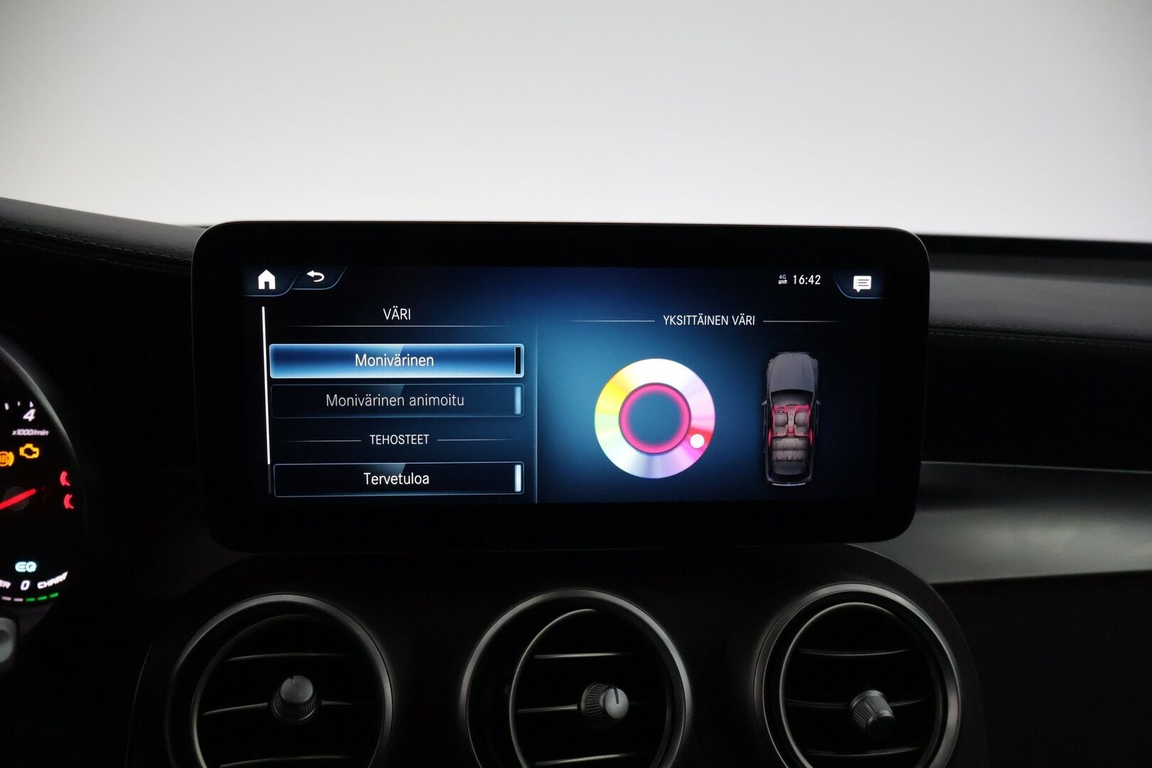 MERCEDES-BENZ GLC 2020 300 e 4MATIC A Business EQ Power * Distronic+ / Panorama / P-kamera / Sporttipenkit / LED High Perf. / Navi / Apple&Android * - Kovilla varusteilla / ACC / Hyvin Huollettu