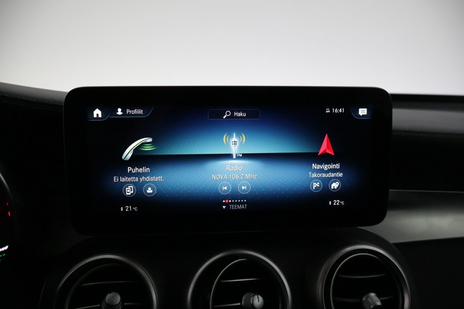 MERCEDES-BENZ GLC 2020 300 e 4MATIC A Business EQ Power * Distronic+ / Panorama / P-kamera / Sporttipenkit / LED High Perf. / Navi / Apple&Android * - Kovilla varusteilla / ACC / Hyvin Huollettu - HULLU BLACKWEEK KORKOTARJOUS 2,49%