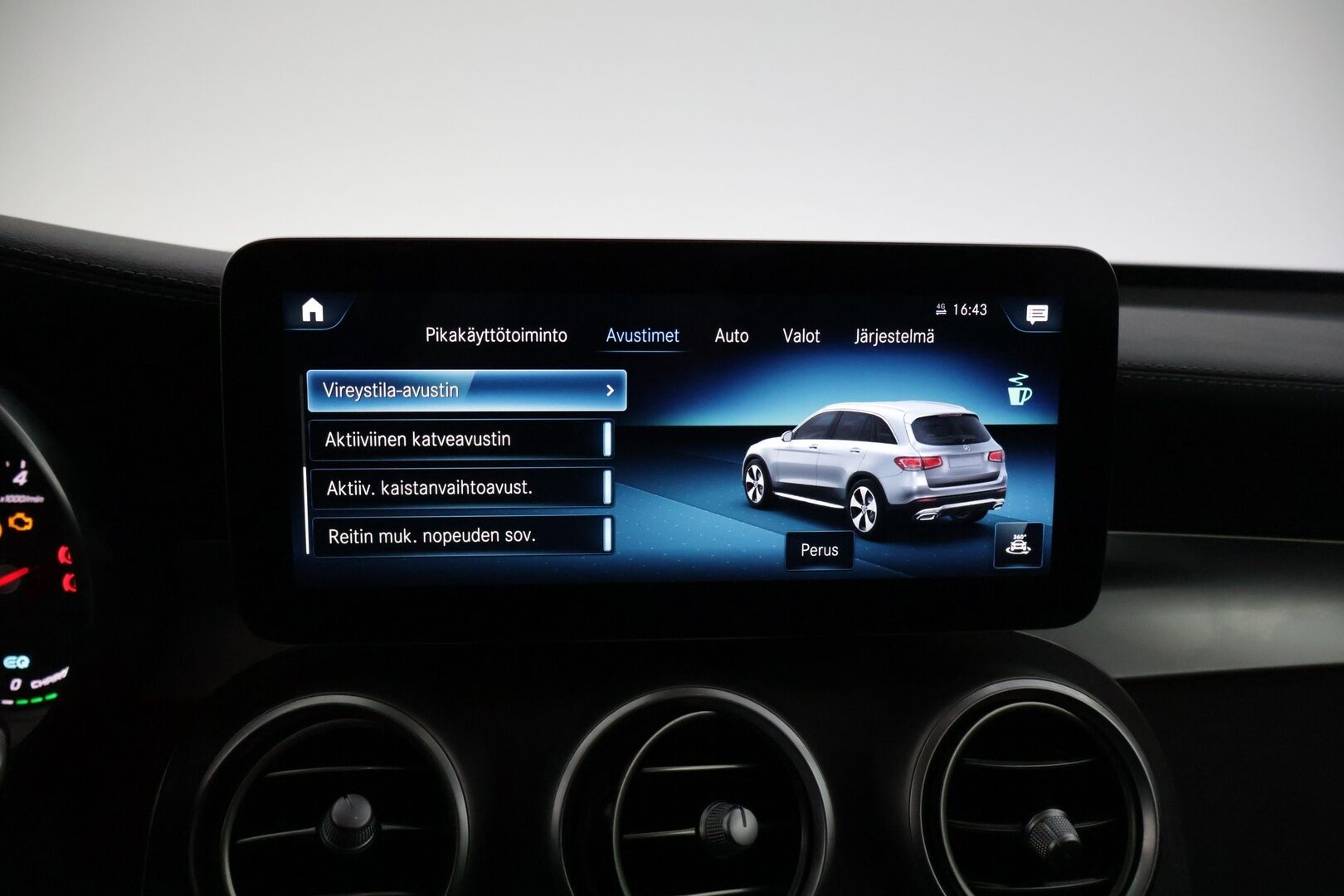 MERCEDES-BENZ GLC 2020 300 e 4MATIC A Business EQ Power * Distronic+ / Panorama / P-kamera / Sporttipenkit / LED High Perf. / Navi / Apple&Android * - Kovilla varusteilla / ACC / Hyvin Huollettu