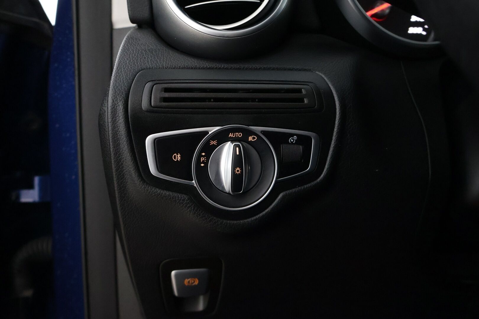 MERCEDES-BENZ GLC 2020 300 e 4MATIC A Business EQ Power * Distronic+ / Panorama / P-kamera / Sporttipenkit / LED High Perf. / Navi / Apple&Android * - Kovilla varusteilla / ACC / Hyvin Huollettu - HULLU BLACKWEEK KORKOTARJOUS 2,49%