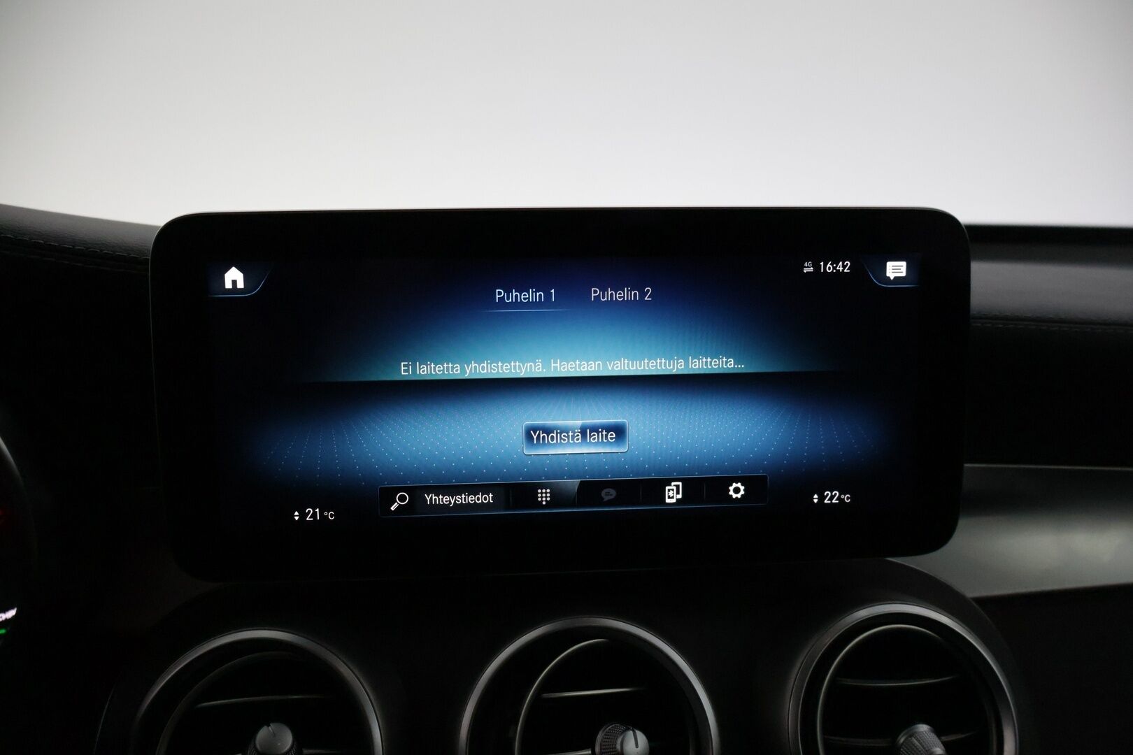 MERCEDES-BENZ GLC 2020 300 e 4MATIC A Business EQ Power * Distronic+ / Panorama / P-kamera / Sporttipenkit / LED High Perf. / Navi / Apple&Android * - Kovilla varusteilla / ACC / Hyvin Huollettu