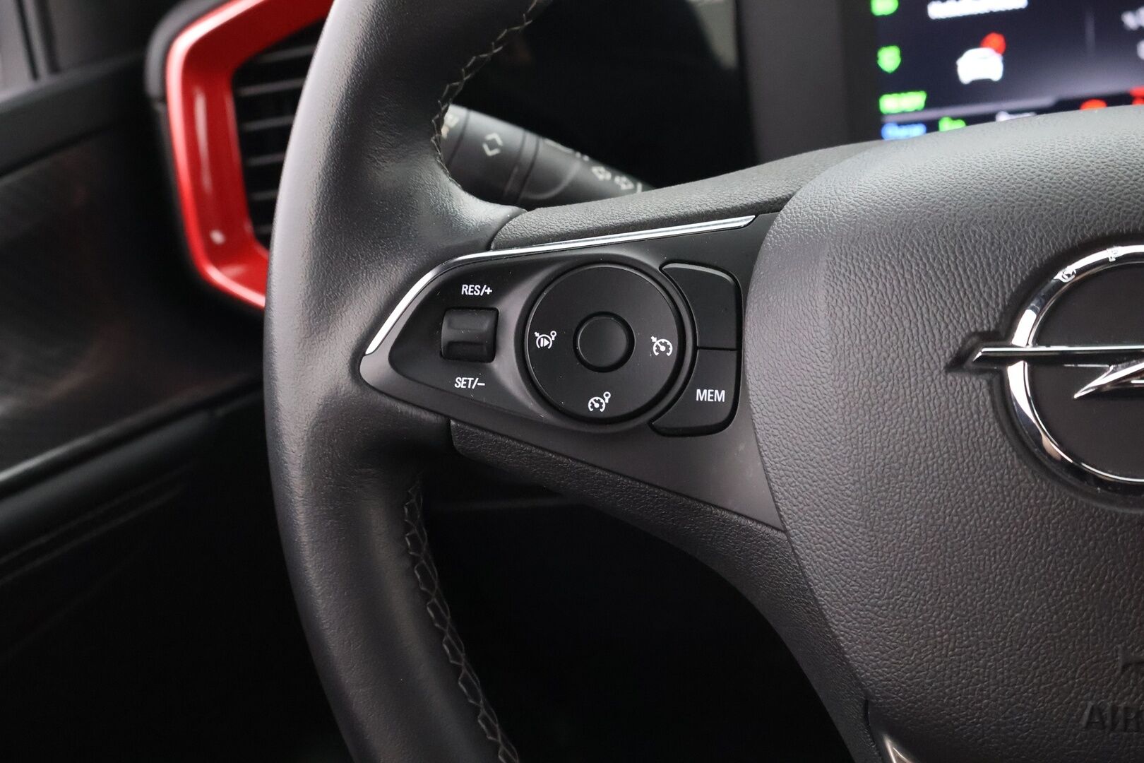 Opel Mokka-e 2023 GS Ultimate 136 automaatti - Digimittari / 360-Kamera / LED / Navigointi / Vakkari / Siisti Yksilö!