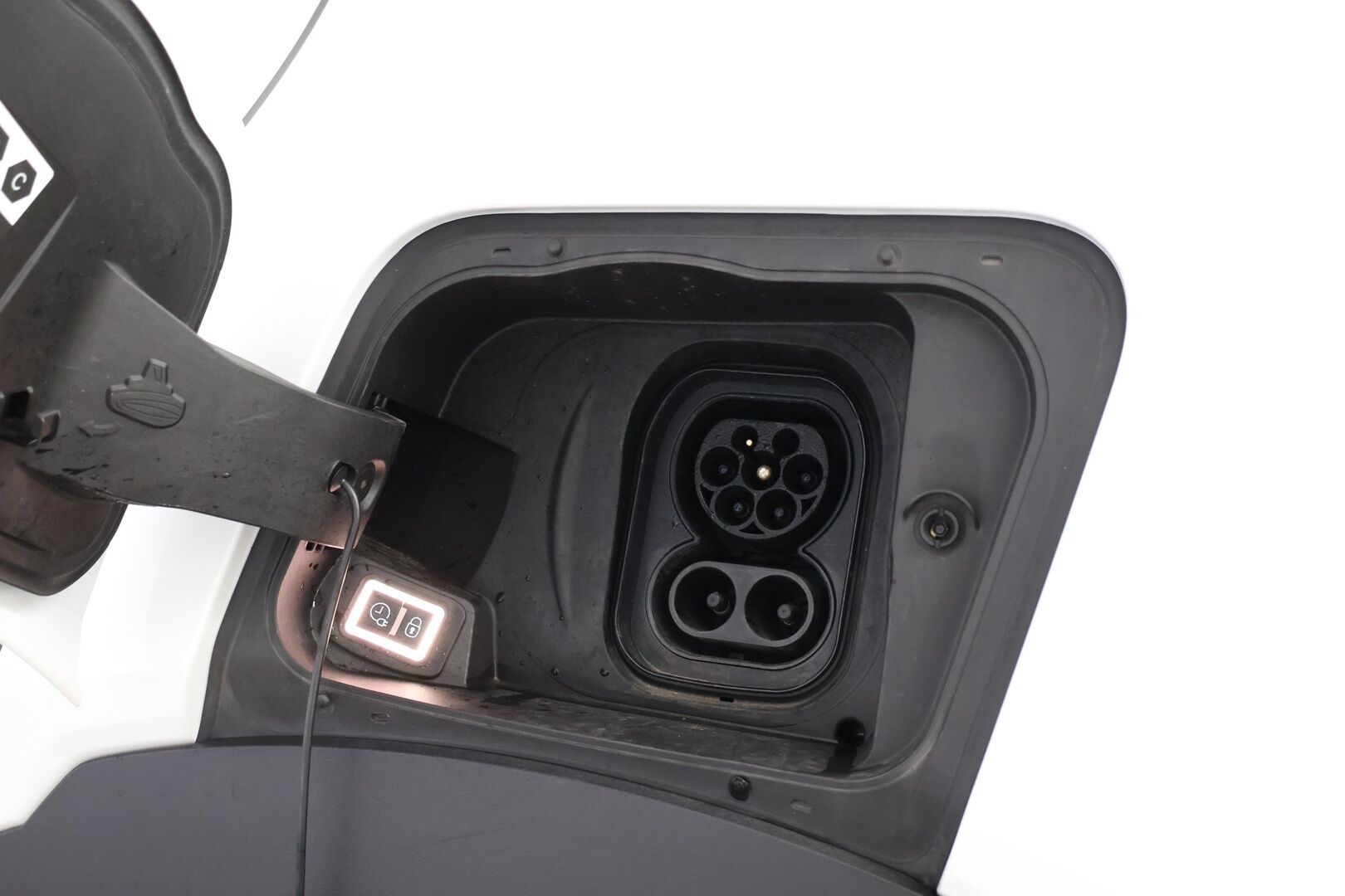 Opel Mokka-e 2023 GS Ultimate 136 automaatti - Digimittari / 360-Kamera / LED / Navigointi / Vakkari / Siisti Yksilö!