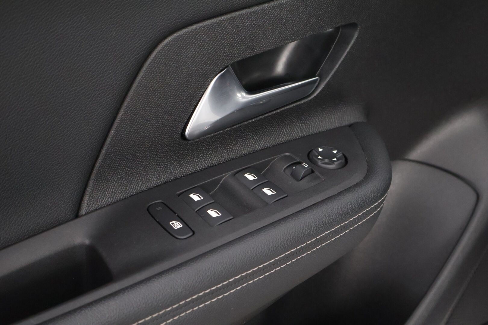 Opel Mokka-e 2023 GS Ultimate 136 automaatti - Digimittari / 360-Kamera / LED / Navigointi / Vakkari / Siisti Yksilö!