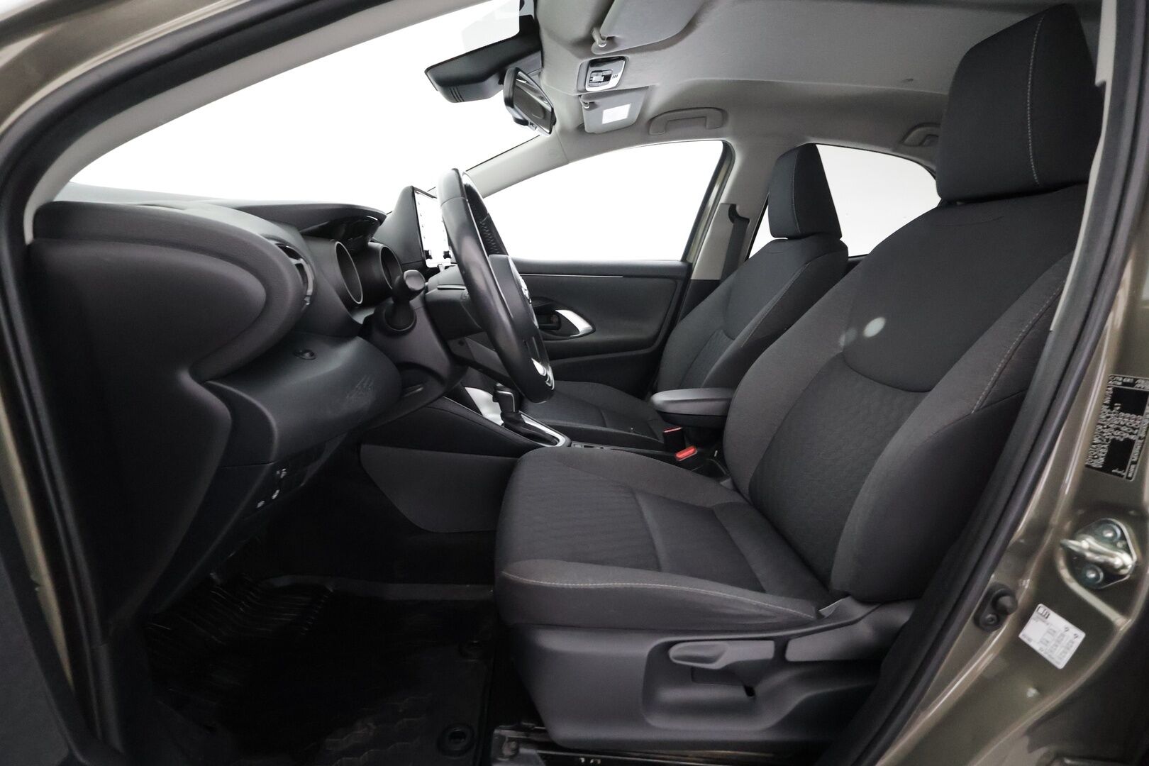 TOYOTA YARIS 2020 1,5 Hybrid Style *ACC / Digimittaristo / Apple&Android / Kamera / LED / Lohko* - | ACC | P.kamera | Kaistavahti | Lohkolämmitin | Digimittaristo | LED | Sisätilan lämmitin | AppleCarPlay & AndroidAuto | Kahdet renkaat | Huoltokirja |
