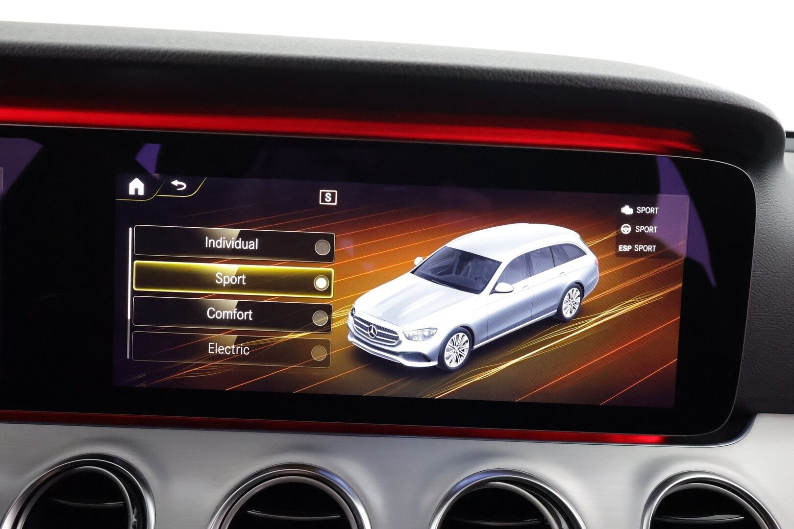 Mercedes-Benz E 2021 300de T A Business Edition EQ Power * Widescreen / Distronic / Multibeam / P.kamera / Sportpenkit / Navi / Kaistavahti * - 2x Latauskaapelit / Kahdet renkaat - HULLU BLACKWEEK KORKOTARJOUS 2,49%