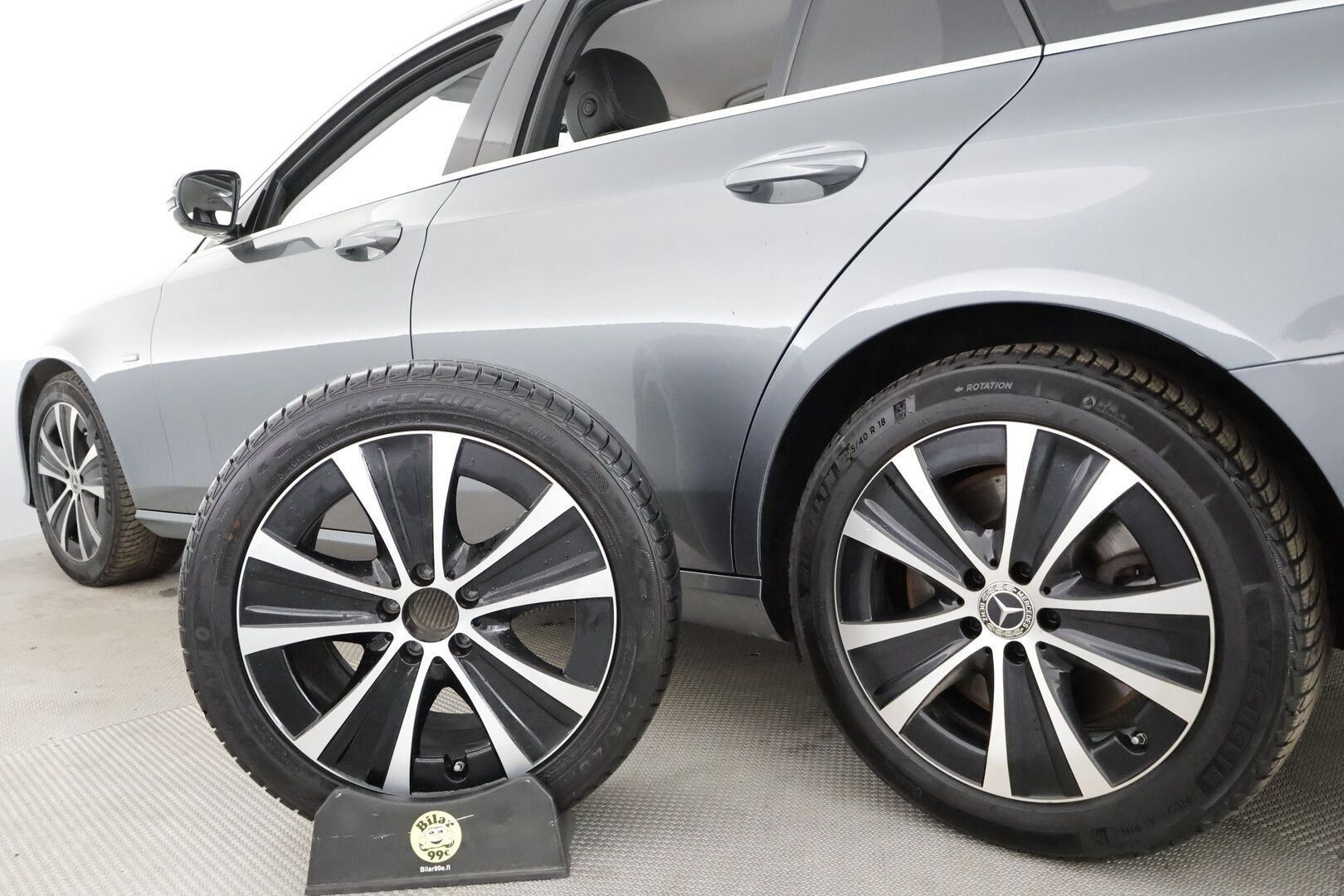 Mercedes-Benz E 2021 300de T A Business Edition EQ Power * Widescreen / Distronic / Multibeam / P.kamera / Sportpenkit / Navi / Kaistavahti * - 2x Latauskaapelit / Kahdet renkaat - HULLU BLACKWEEK KORKOTARJOUS 2,49%