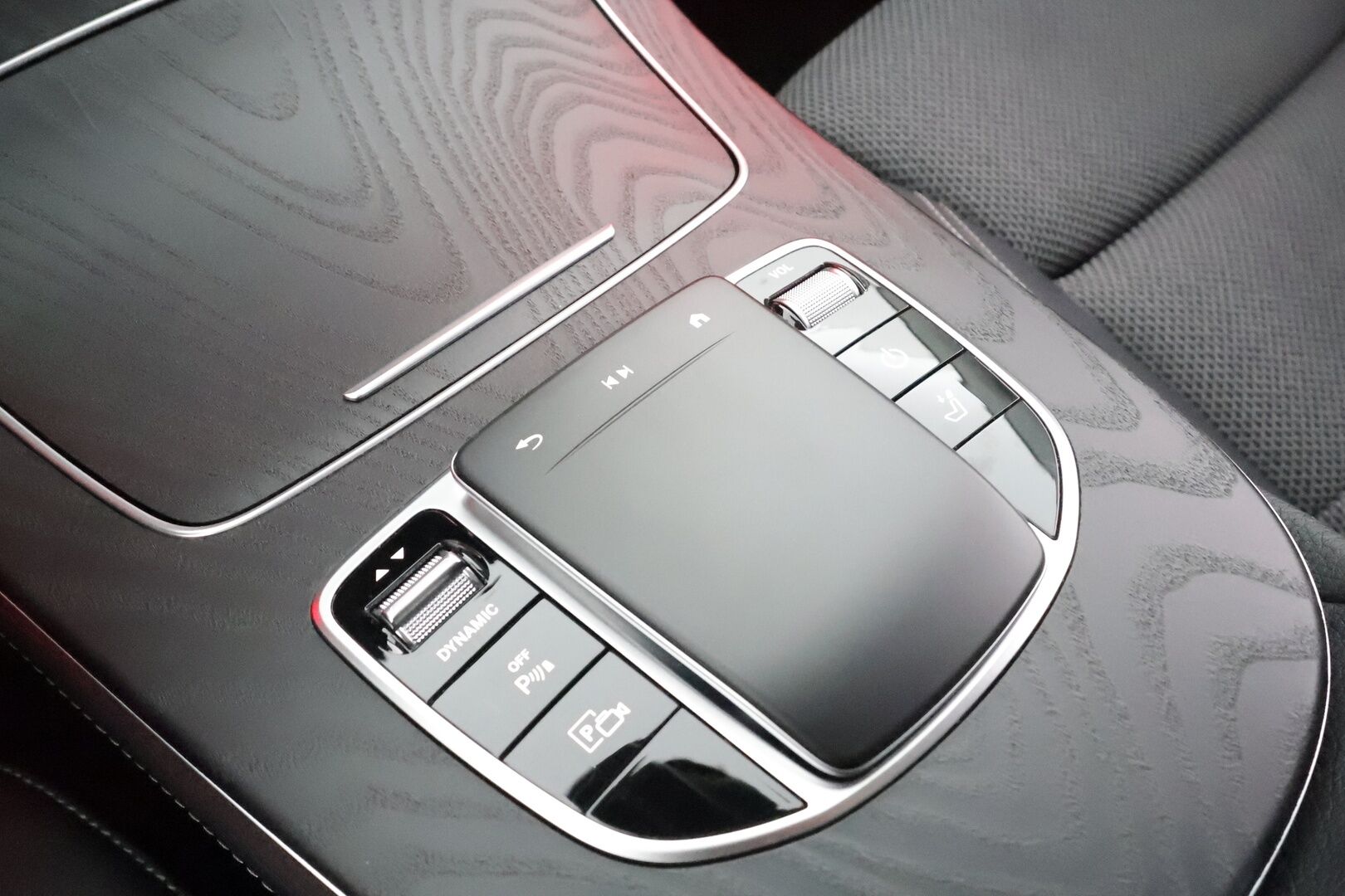 Mercedes-Benz E 2021 300de T A Business Edition EQ Power * Widescreen / Distronic / Multibeam / P.kamera / Sportpenkit / Navi / Kaistavahti * - 2x Latauskaapelit / Kahdet renkaat - HULLU BLACKWEEK KORKOTARJOUS 2,49%