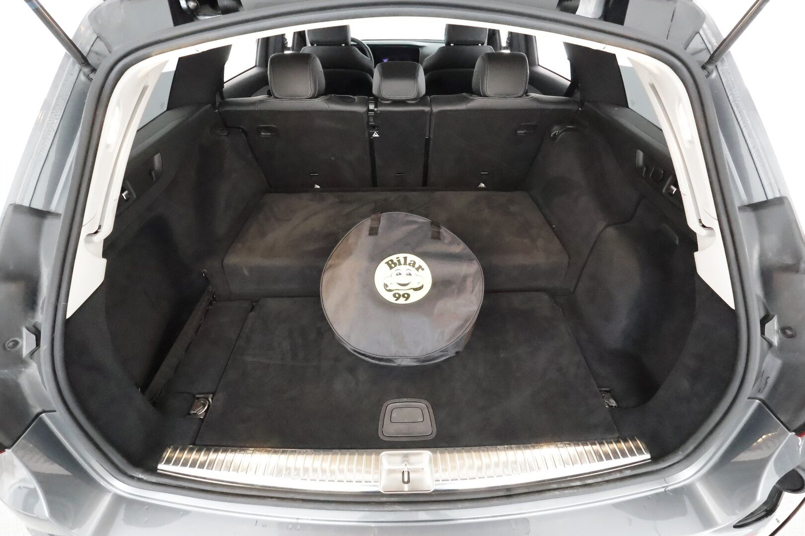 Mercedes-Benz E 2021 300de T A Business Edition EQ Power * Widescreen / Distronic / Multibeam / P.kamera / Sportpenkit / Navi / Kaistavahti * - 2x Latauskaapelit / Kahdet renkaat - HULLU BLACKWEEK KORKOTARJOUS 2,49%