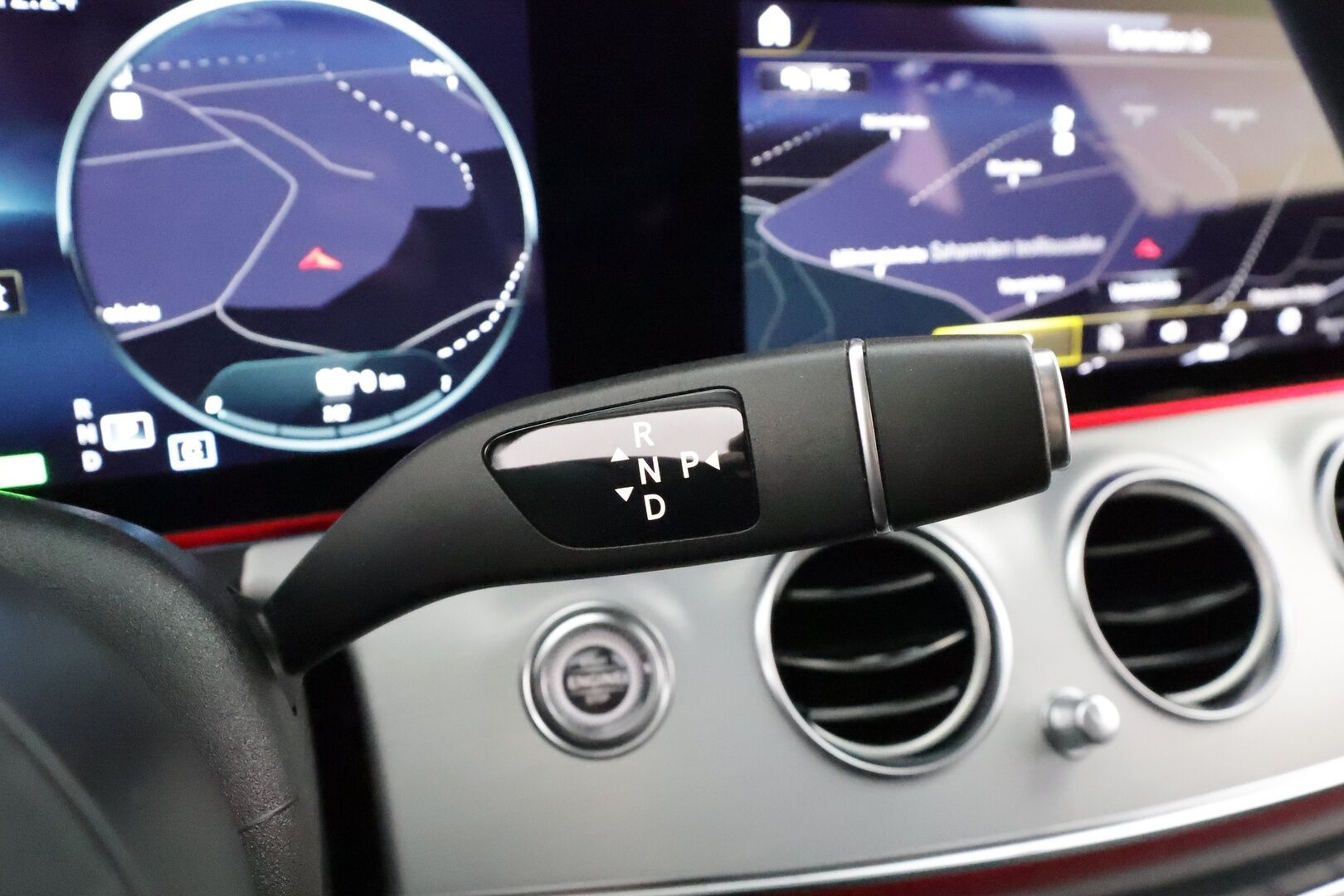 Mercedes-Benz E 2021 300de T A Business Edition EQ Power * Widescreen / Distronic / Multibeam / P.kamera / Sportpenkit / Navi / Kaistavahti * - 2x Latauskaapelit / Kahdet renkaat - HULLU BLACKWEEK KORKOTARJOUS 2,49%