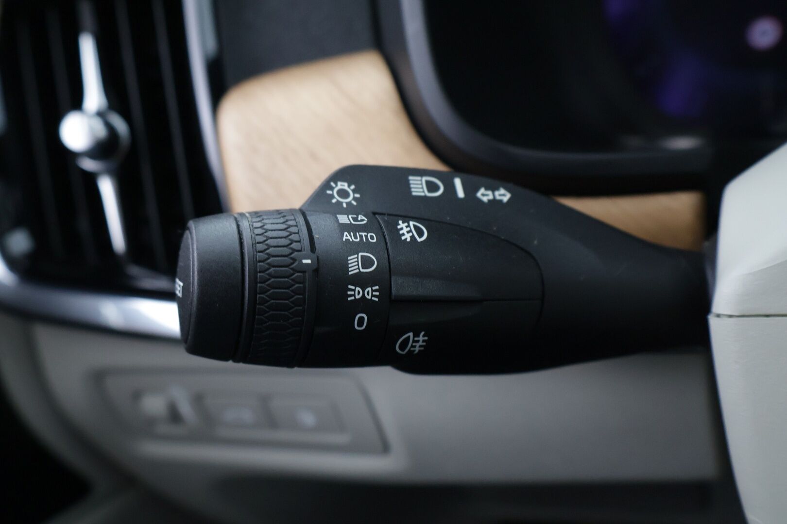 Volvo V90 2022 T6 AWD Inscription Expression *Webasto / Pilot Assist / Harman/Kardon / P-kamera / Koukku / Sporttinahat / KeylessGo* - 2x Alumiinivanteet / BLIS / Vaalea nahkasisusta!