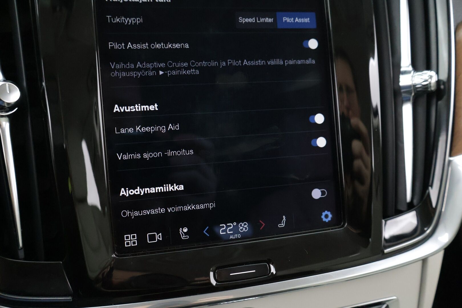 Volvo V90 2022 T6 AWD Inscription Expression *Webasto / Pilot Assist / Harman/Kardon / P-kamera / Koukku / Sporttinahat / KeylessGo* - 2x Alumiinivanteet / BLIS / Vaalea nahkasisusta!