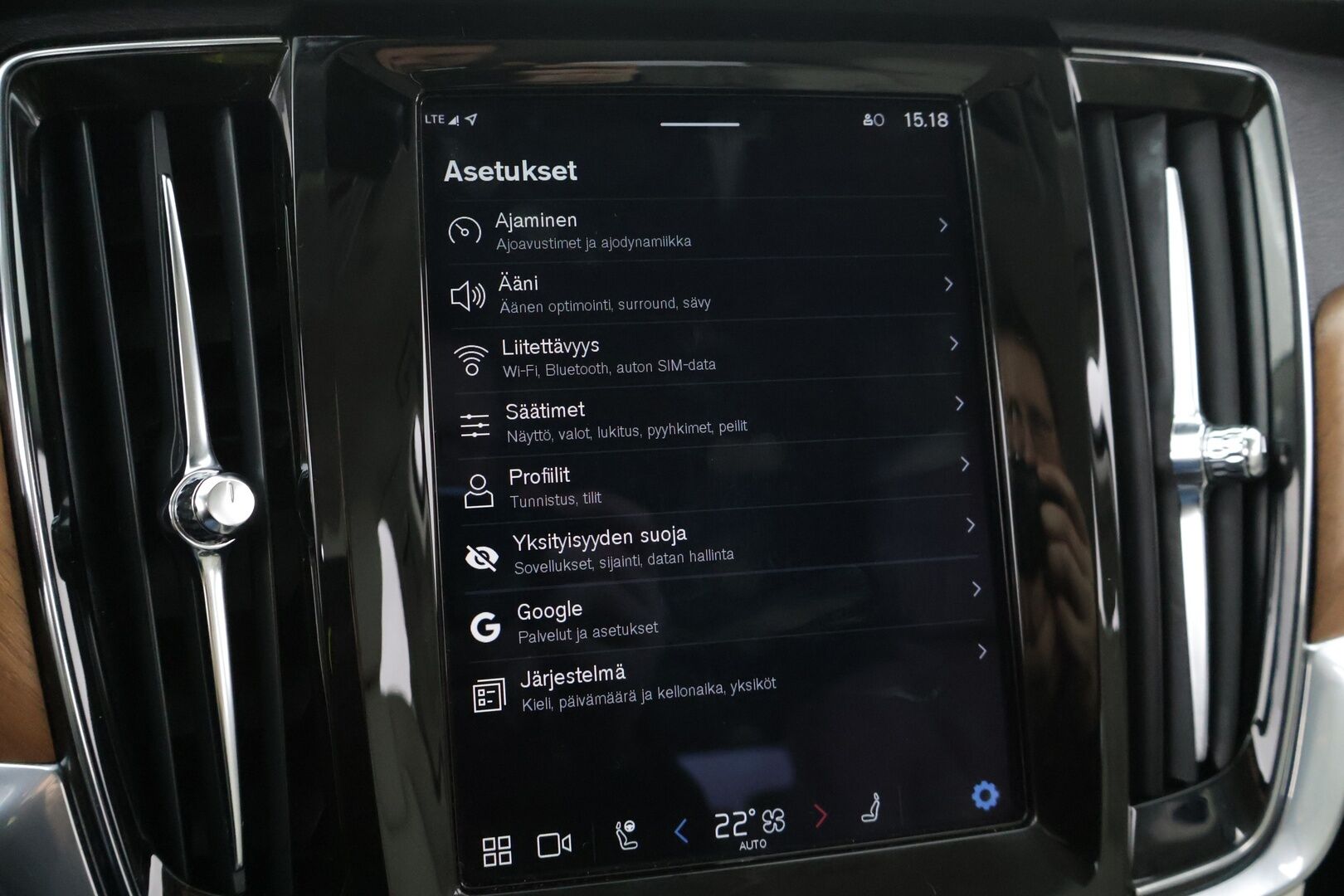 Volvo V90 2022 T6 AWD Inscription Expression *Webasto / Pilot Assist / Harman/Kardon / P-kamera / Koukku / Sporttinahat / KeylessGo* - 2x Alumiinivanteet / BLIS / Vaalea nahkasisusta!