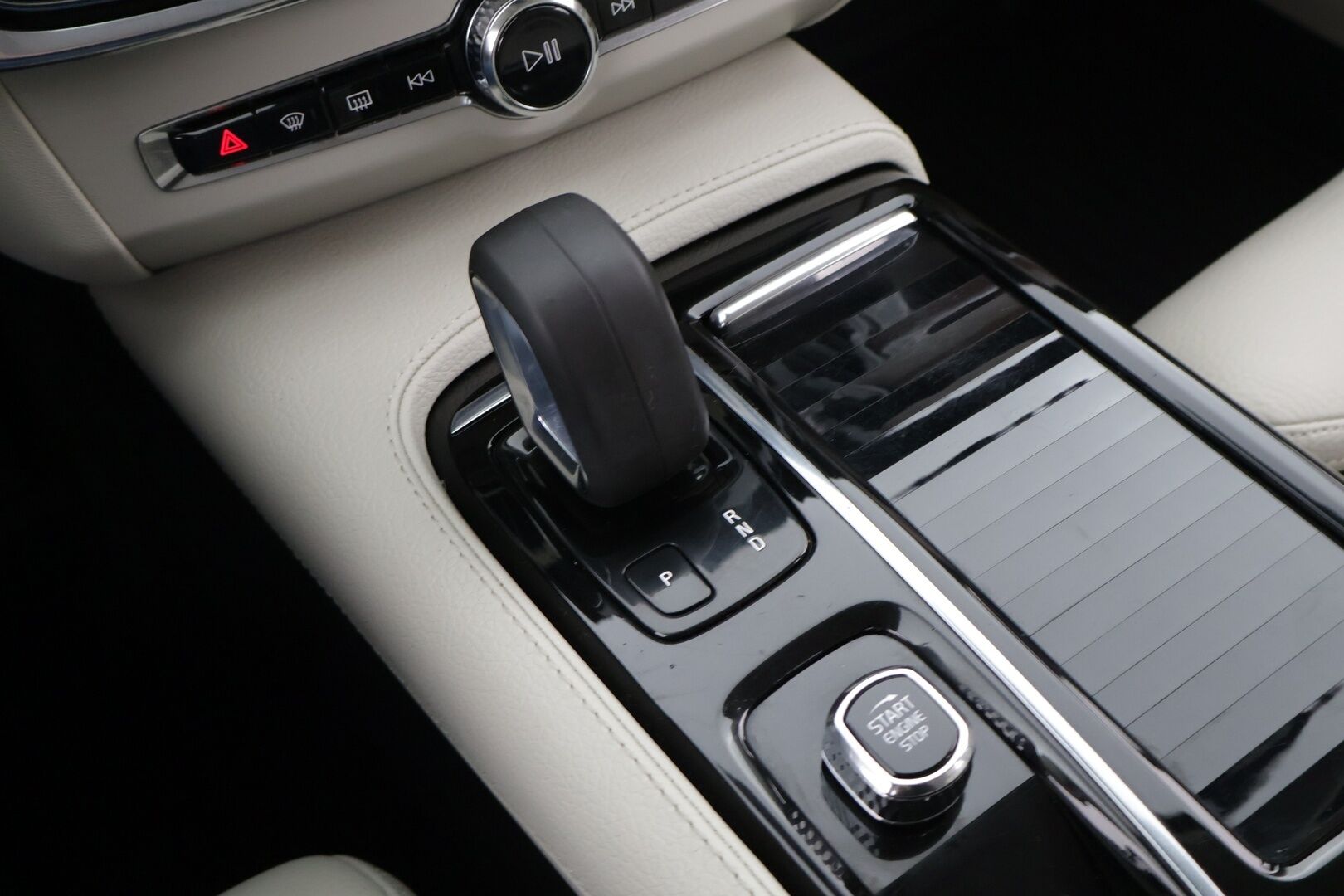 Volvo V90 2022 T6 AWD Inscription Expression *Webasto / Pilot Assist / Harman/Kardon / P-kamera / Koukku / Sporttinahat / KeylessGo* - 2x Alumiinivanteet / BLIS / Vaalea nahkasisusta!