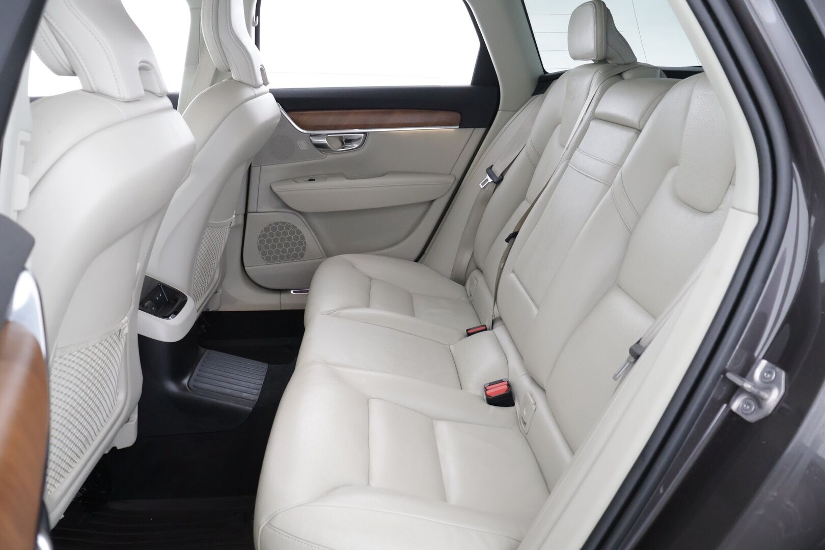 Volvo V90 2022 T6 AWD Inscription Expression *Webasto / Pilot Assist / Harman/Kardon / P-kamera / Koukku / Sporttinahat / KeylessGo* - 2x Alumiinivanteet / BLIS / Vaalea nahkasisusta!