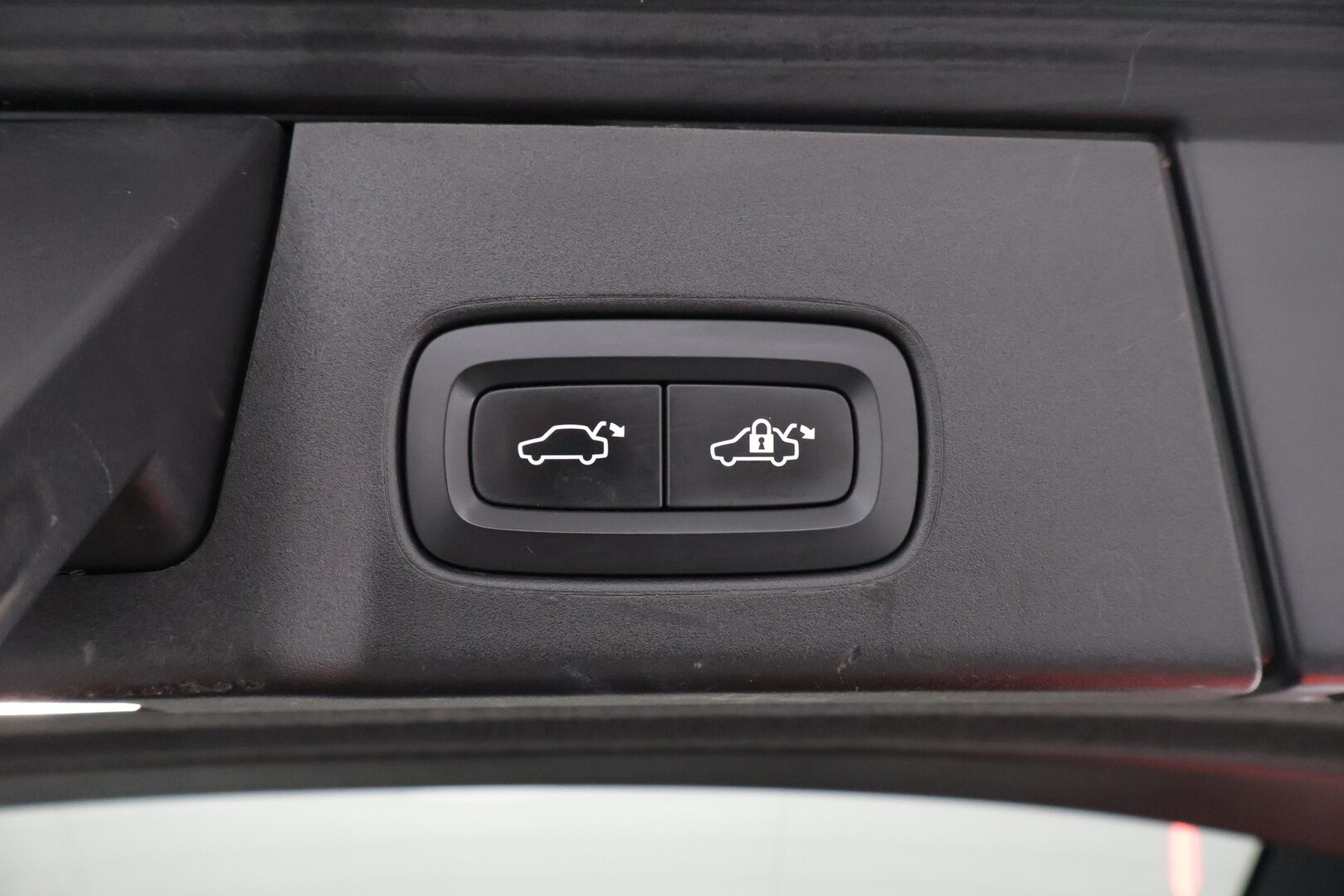 Volvo V90 2022 T6 AWD Inscription Expression *Webasto / Pilot Assist / Harman/Kardon / P-kamera / Koukku / Sporttinahat / KeylessGo* - 2x Alumiinivanteet / BLIS / Vaalea nahkasisusta!