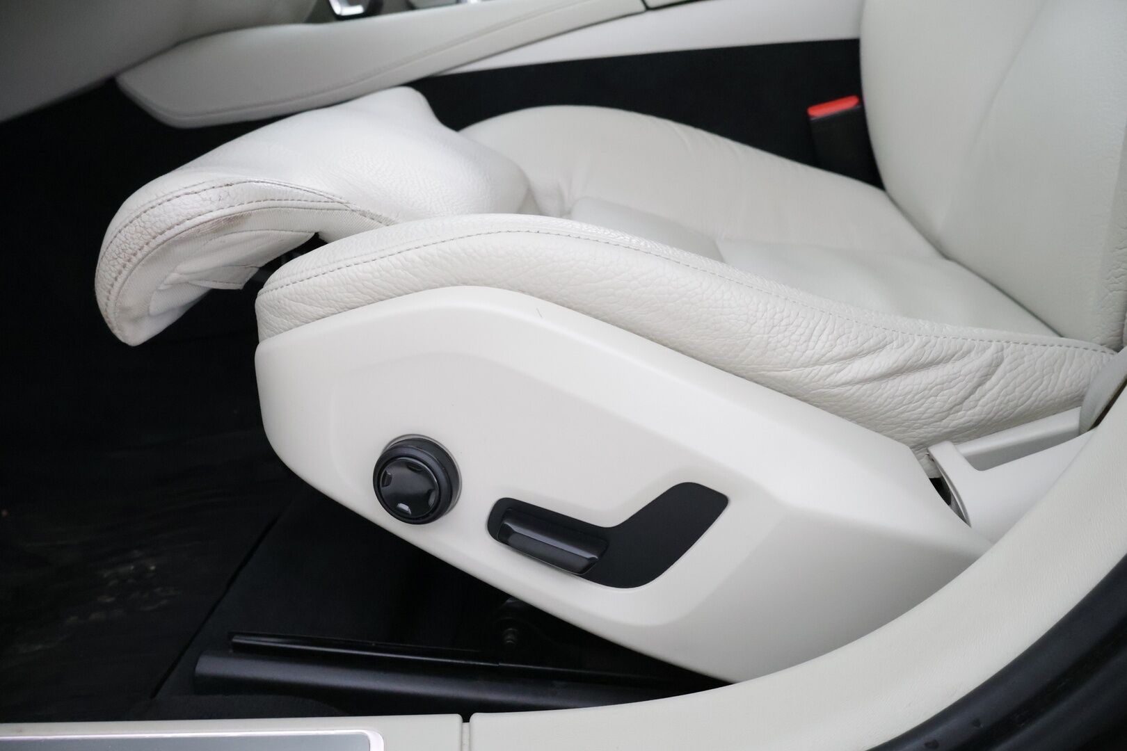 Volvo V90 2022 T6 AWD Inscription Expression *Webasto / Pilot Assist / Harman/Kardon / P-kamera / Koukku / Sporttinahat / KeylessGo* - 2x Alumiinivanteet / BLIS / Vaalea nahkasisusta!