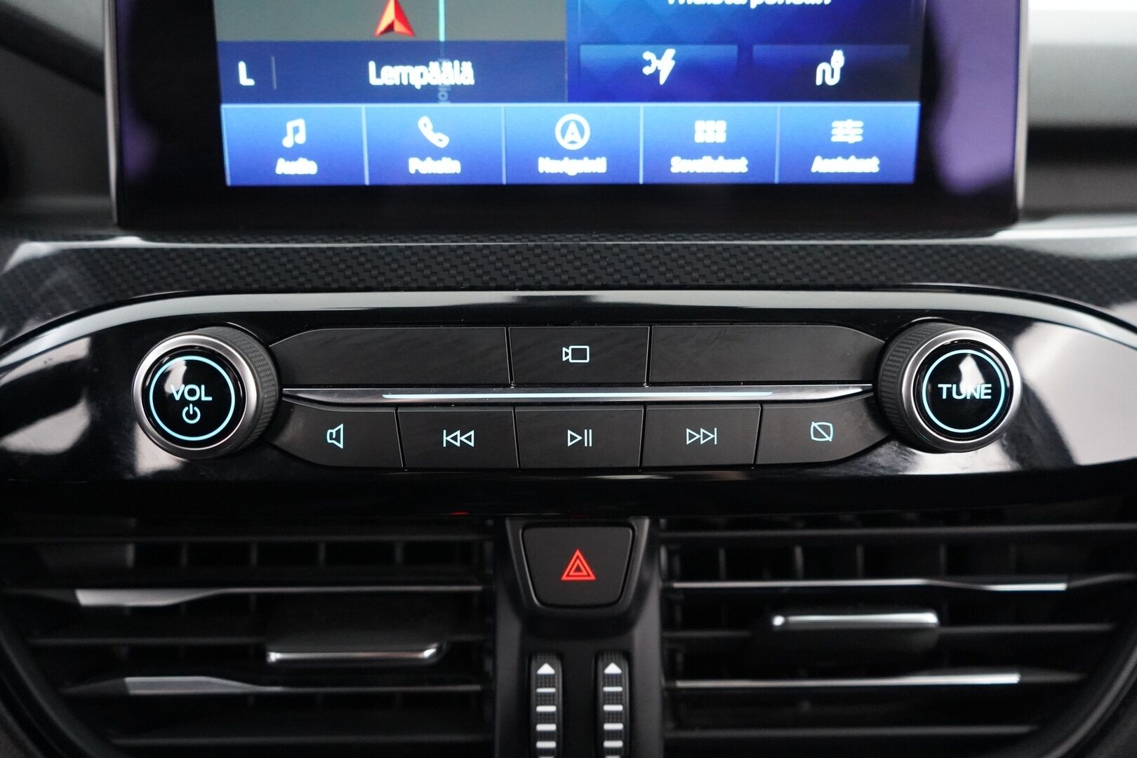 FORD KUGA 2020 2,5 (PHEV) FWD ST-Line *ACC / B&O / Peruutuskamera / KeylessGo / Koukku / Lämm.Tuulilasi / - Kahdet renkaat alumiinivantein / viimeisin huolto 142tkm, 23.02.2026 / 2x laturit - HULLUT AVAJAISHULINAT KORKOTARJOUS 3,29 %