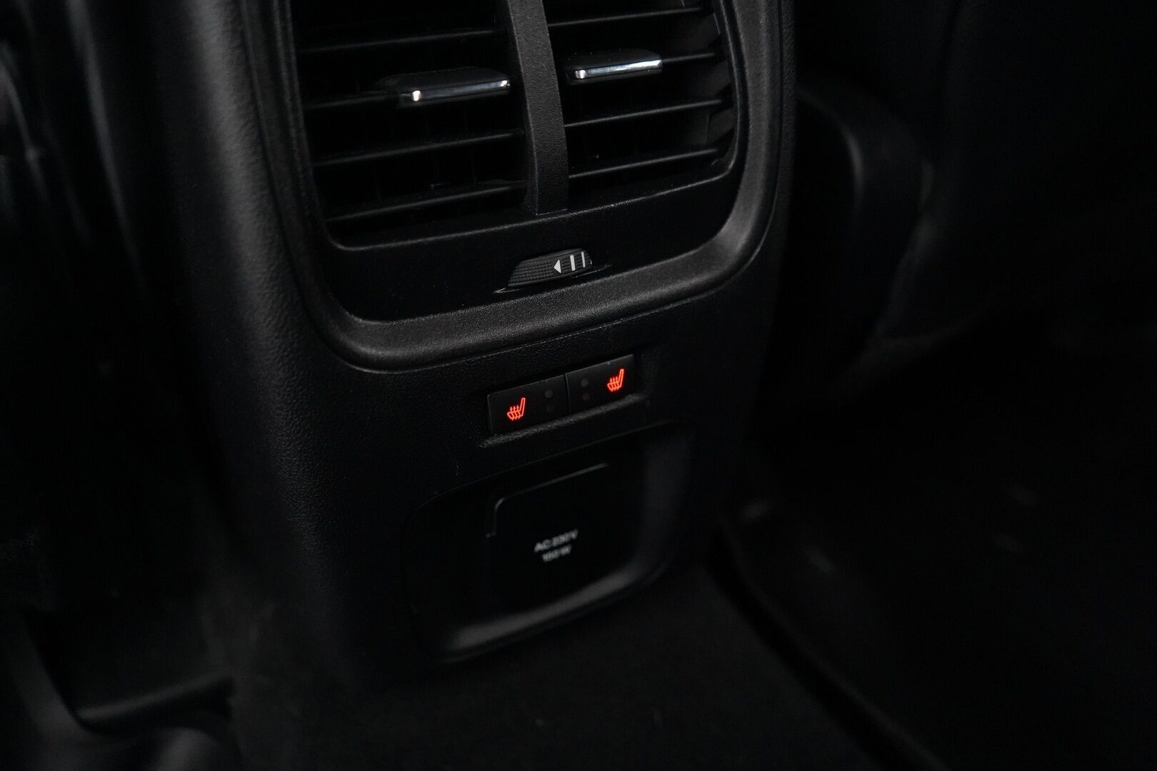 FORD KUGA 2020 2,5 (PHEV) FWD ST-Line *ACC / B&O / Peruutuskamera / KeylessGo / Koukku / Lämm.Tuulilasi / - Kahdet renkaat alumiinivantein / viimeisin huolto 142tkm, 23.02.2026 / 2x laturit - HULLUT AVAJAISHULINAT KORKOTARJOUS 3,29 %