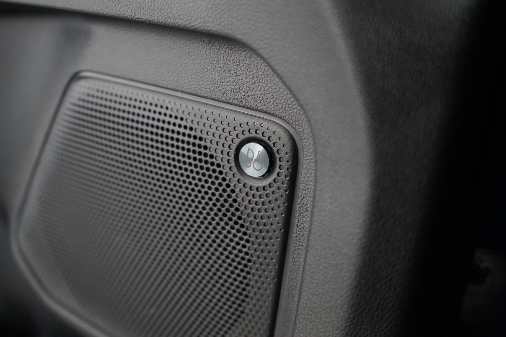 FORD KUGA 2020 2,5 (PHEV) FWD ST-Line *ACC / B&O / Peruutuskamera / KeylessGo / Koukku / Lämm.Tuulilasi / - Kahdet renkaat alumiinivantein / viimeisin huolto 142tkm, 23.02.2026 / 2x laturit - HULLUT AVAJAISHULINAT KORKOTARJOUS 3,29 %