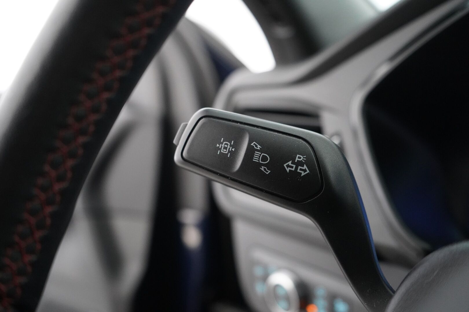 FORD KUGA 2020 2,5 (PHEV) FWD ST-Line *ACC / B&O / Peruutuskamera / KeylessGo / Koukku / Lämm.Tuulilasi / - Kahdet renkaat alumiinivantein / viimeisin huolto 142tkm, 23.02.2026 / 2x laturit - HULLUT AVAJAISHULINAT KORKOTARJOUS 3,29 %