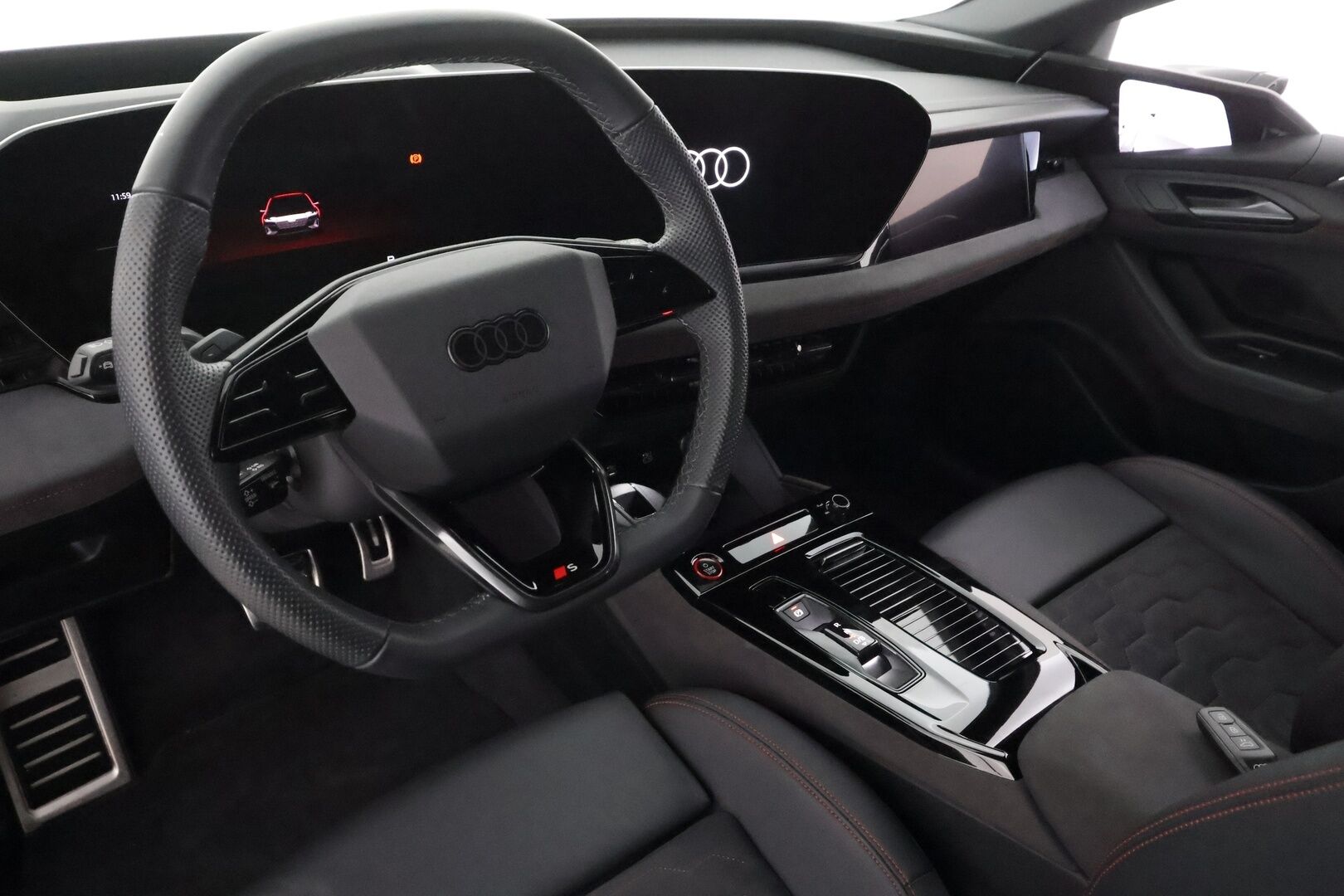 Audi S6 e-tron 2025 Avant quattro - | ACC | ILP | Koukku | B&O | HUD | 360° | Matrix | Muistipenkki | Ilma-alusta | Matkustajan näyttö | Kaistaohjaus | BSM | Nahka-alcantara | Keyless | - KORKO VAIN 3,99 %