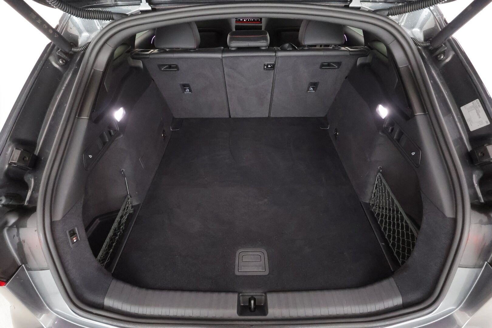 Audi S6 e-tron 2025 Avant quattro - | ACC | ILP | Koukku | B&O | HUD | 360° | Matrix | Muistipenkki | Ilma-alusta | Matkustajan näyttö | Kaistaohjaus | BSM | Nahka-alcantara | Keyless | - KORKO VAIN 3,99 %
