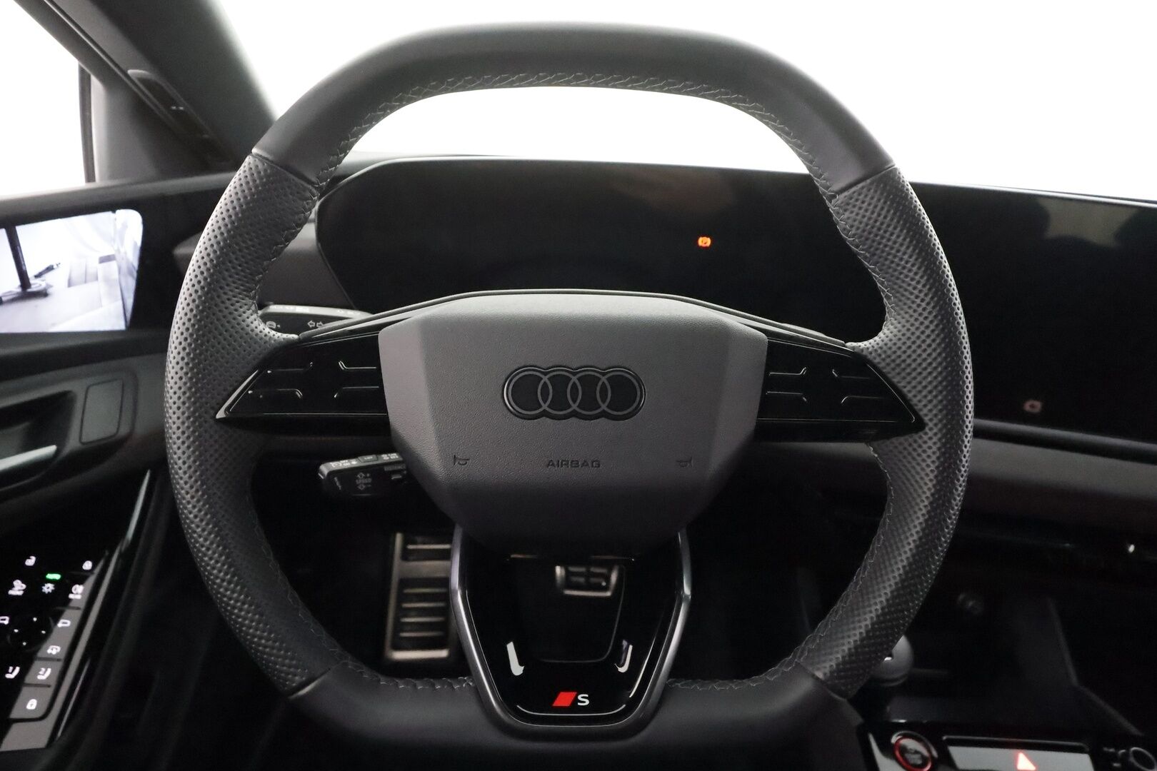 Audi S6 e-tron 2025 Avant quattro - | ACC | ILP | Koukku | B&O | HUD | 360° | Matrix | Muistipenkki | Ilma-alusta | Matkustajan näyttö | Kaistaohjaus | BSM | Nahka-alcantara | Keyless | - KORKO VAIN 3,99 %