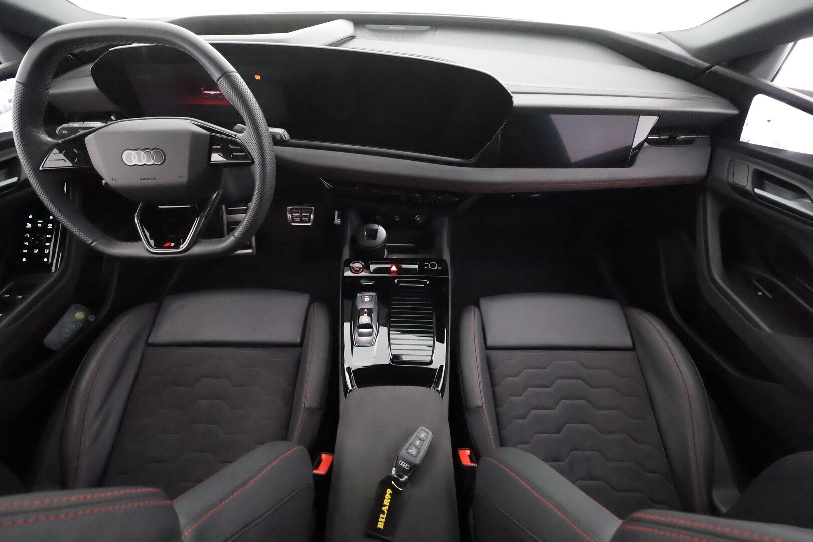 Audi S6 e-tron 2025 Avant quattro - | ACC | ILP | Koukku | B&O | HUD | 360° | Matrix | Muistipenkki | Ilma-alusta | Matkustajan näyttö | Kaistaohjaus | BSM | Nahka-alcantara | Keyless | - KORKO VAIN 3,99 %