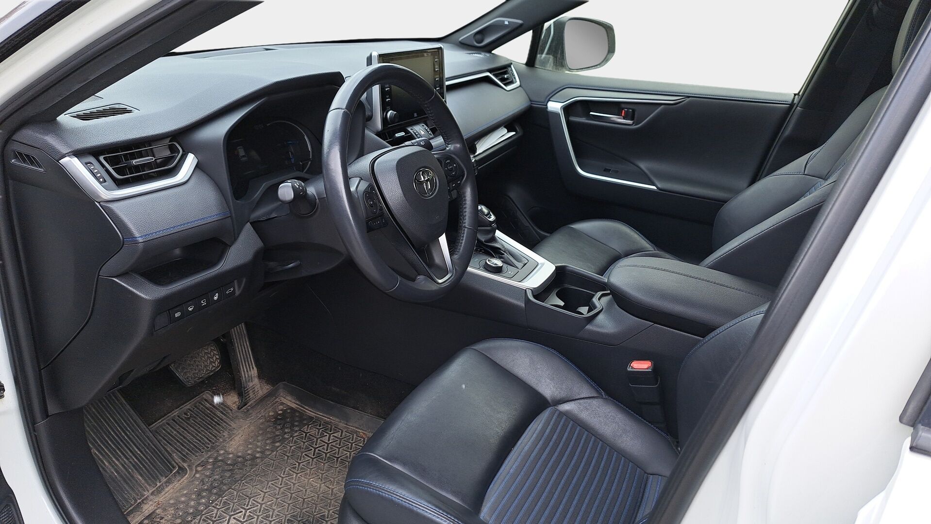 Toyota RAV4 2019 2,5 Hybrid AWD-i Style - 3,99 % KORKOTARJOUS TÄHÄN AUTOON - JBL / 360 Kamera / ACC / KeylessGo / Sähköpenkki / Digitaalinen Taustapeili / S.Luukku