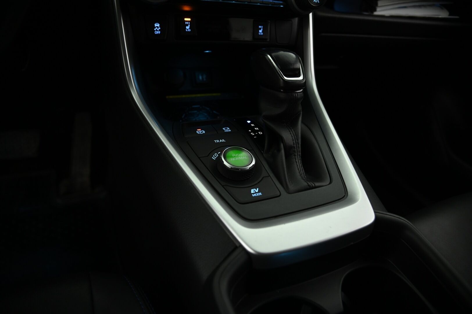 Toyota RAV4 2019 2,5 Hybrid AWD-i Style *JBL / 360 Kamera / ACC / KeylessGo / Sähköpenkki / Digitaalinen Taustapeili / S.Luukku* - 3,99 % KORKOTARJOUS TÄHÄN AUTOON - TALOUDELLINEN MAASTURI FIKSUILLA HUOLLOILLA SEKÄ KAKSIN HUIPPURENKAIN!