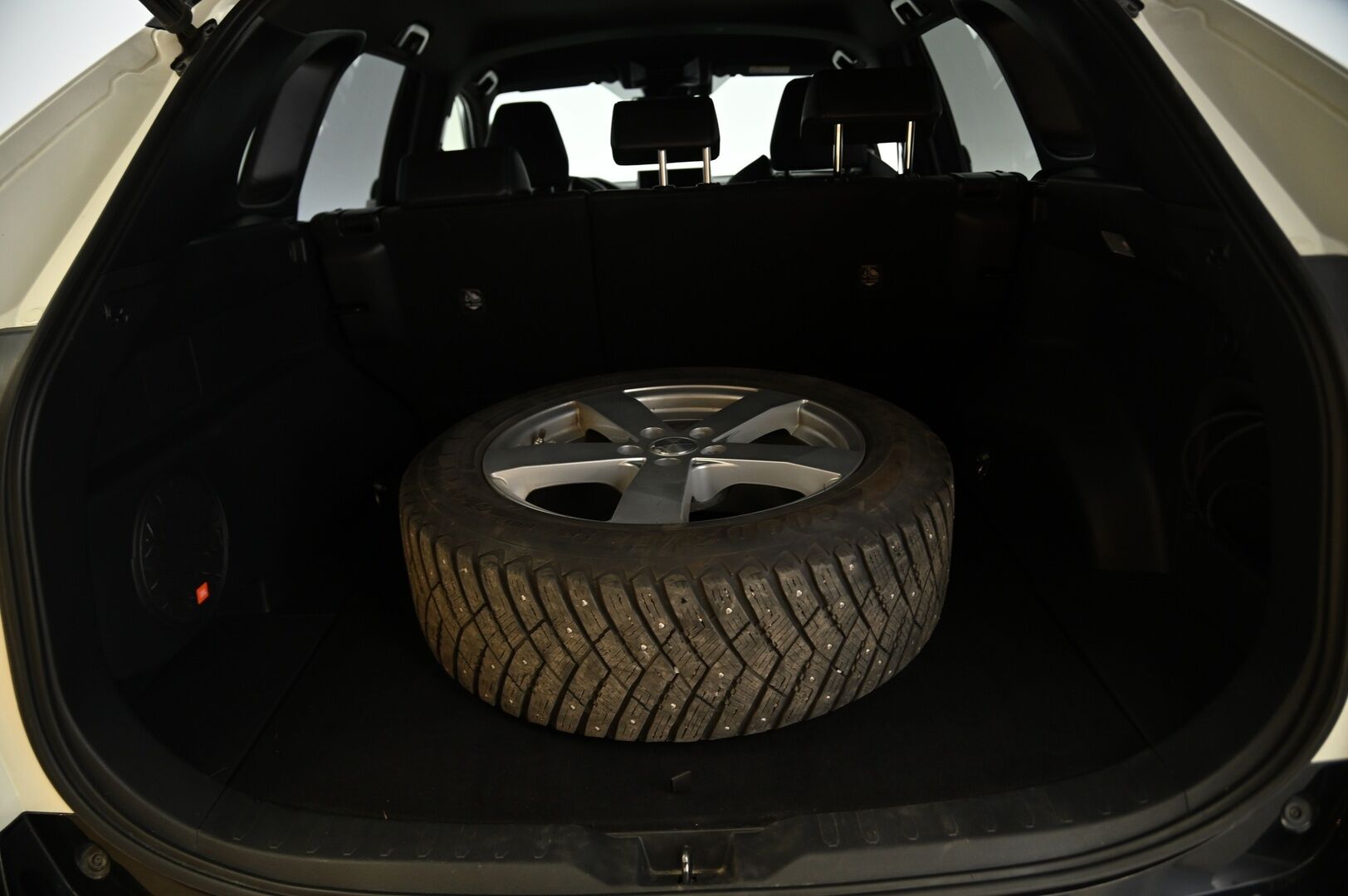 Toyota RAV4 2019 2,5 Hybrid AWD-i Style *JBL / 360 Kamera / ACC / KeylessGo / Sähköpenkki / Digitaalinen Taustapeili / S.Luukku* - 3,99 % KORKOTARJOUS TÄHÄN AUTOON - TALOUDELLINEN MAASTURI FIKSUILLA HUOLLOILLA SEKÄ KAKSIN HUIPPURENKAIN!