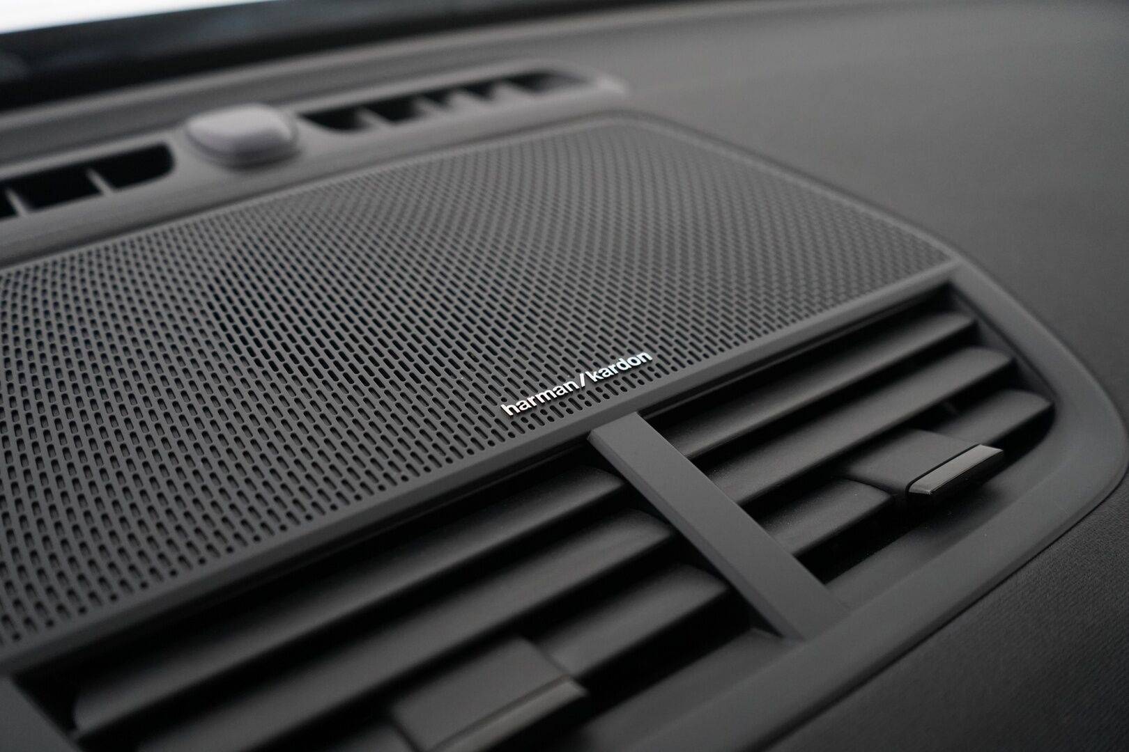 POLESTAR 2 2023 Long Range Dual Motor *ACC / Lasikatto / Muistipenkki / LED / 360° / Lämpöpumppu* - SoH 94.9% / Molemmat laturit / Puhdas Carvertical