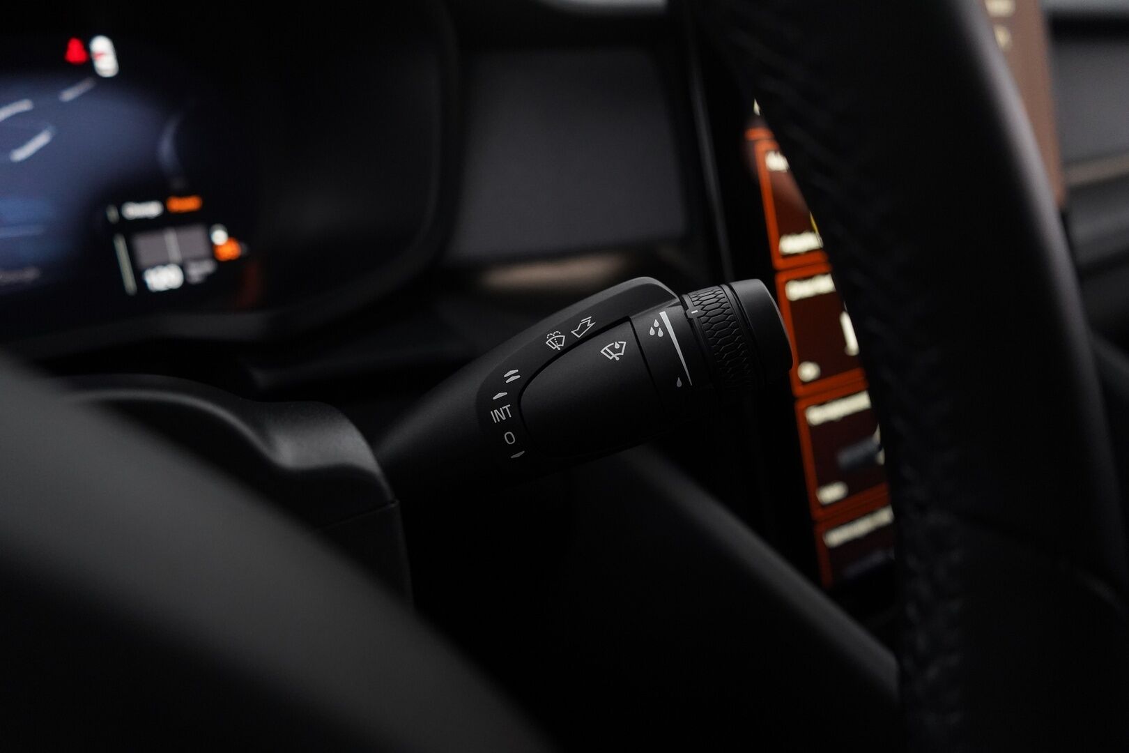 POLESTAR 2 2023 Long Range Dual Motor *ACC / Lasikatto / Muistipenkki / LED / 360° / Lämpöpumppu* - SoH 94.9% / Molemmat laturit / Puhdas Carvertical