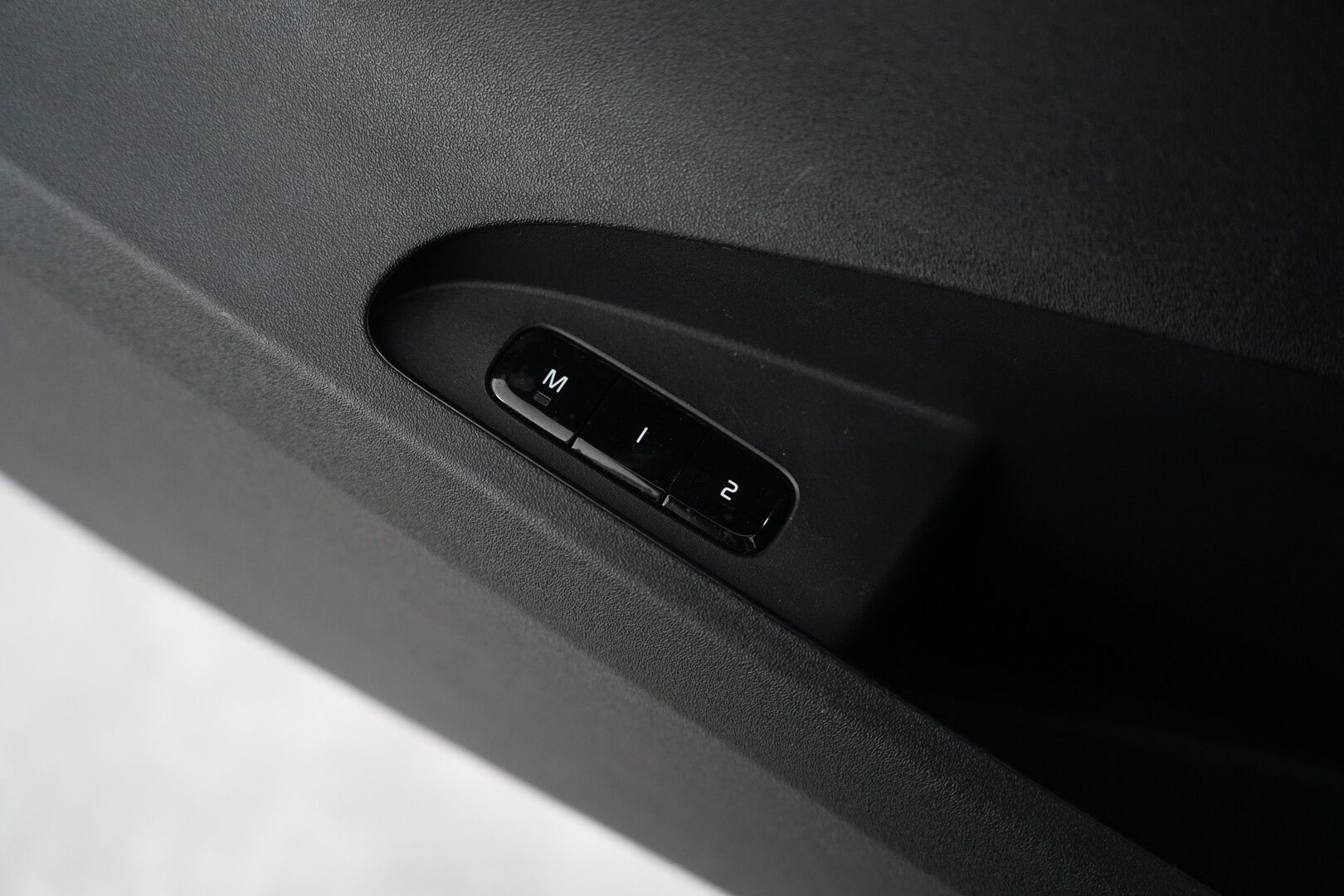 POLESTAR 2 2023 Long Range Dual Motor *ACC / Lasikatto / Muistipenkki / LED / 360° / Lämpöpumppu* - SoH 94.9% / Molemmat laturit / Puhdas Carvertical
