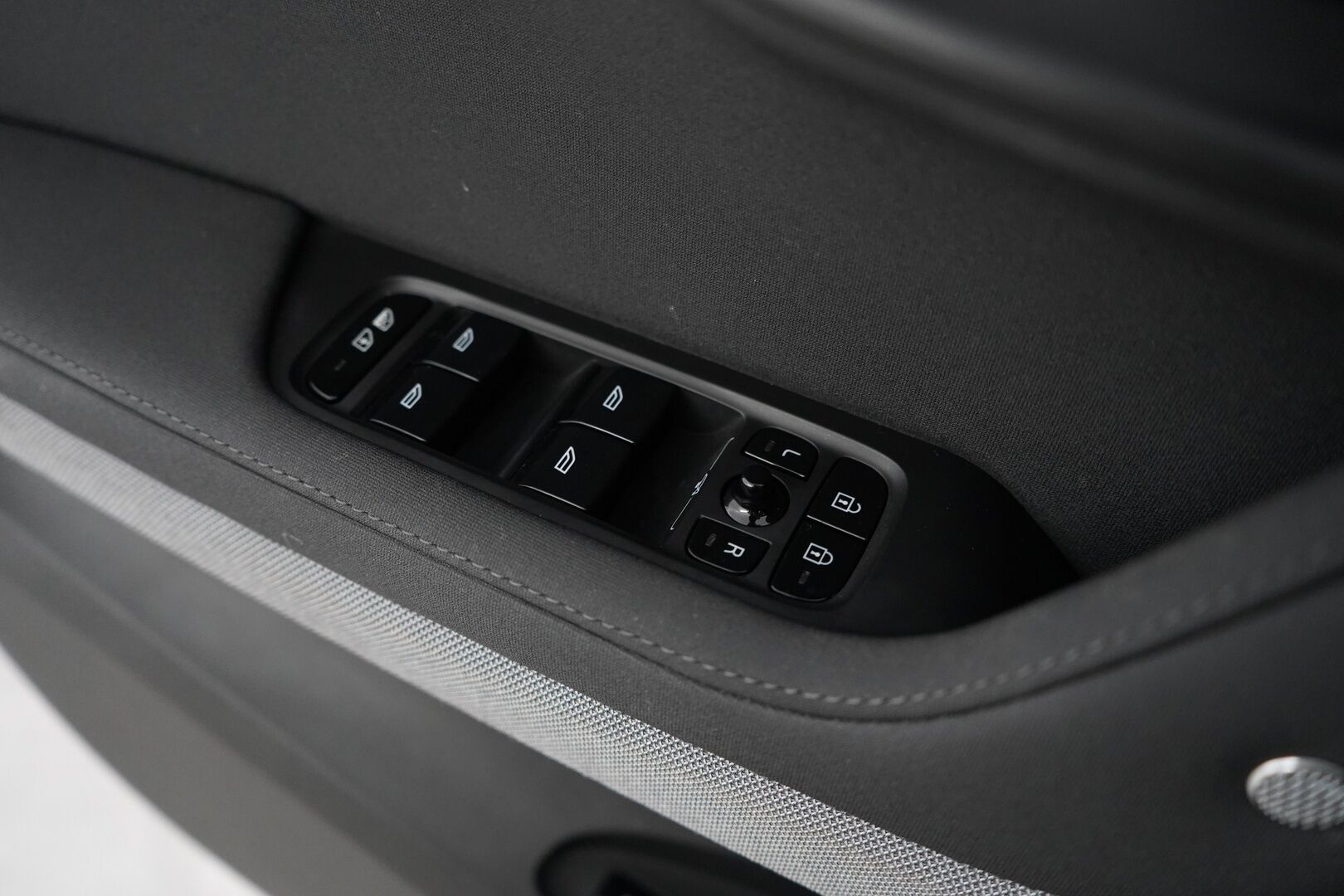 POLESTAR 2 2023 Long Range Dual Motor *ACC / Lasikatto / Muistipenkki / LED / 360° / Lämpöpumppu* - SoH 94.9% / Molemmat laturit / Puhdas Carvertical