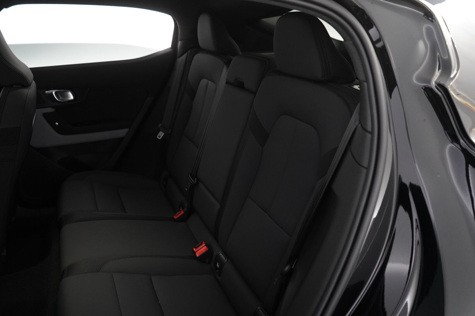 POLESTAR 2 2023 Long Range Dual Motor *ACC / Lasikatto / Muistipenkki / LED / 360° / Lämpöpumppu* - SoH 94.9% / Molemmat laturit / Puhdas Carvertical