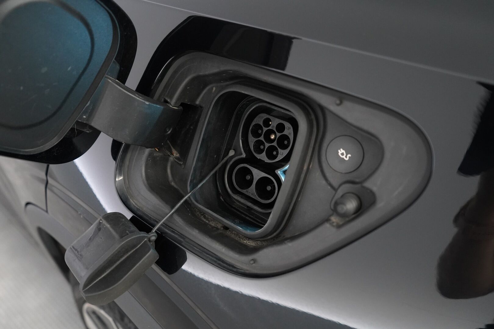 POLESTAR 2 2023 Long Range Dual Motor *ACC / Lasikatto / Muistipenkki / LED / 360° / Lämpöpumppu* - SoH 94.9% / Molemmat laturit / Puhdas Carvertical