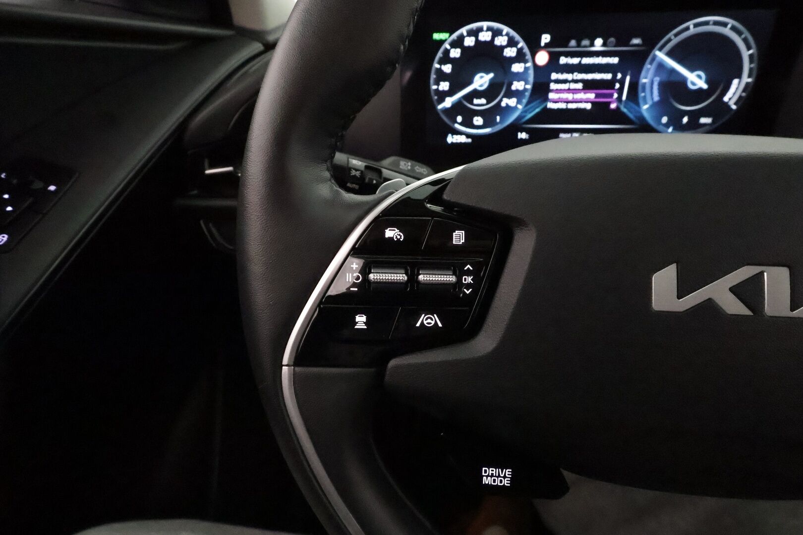 KIA NIRO 2023 204hv EX **ACC / Lämpöpumppu / P.kamera / Digimittaristo / Apple&Android / KeylessGo** - Merkkihuollettu / Akku kuntotarkastettu
