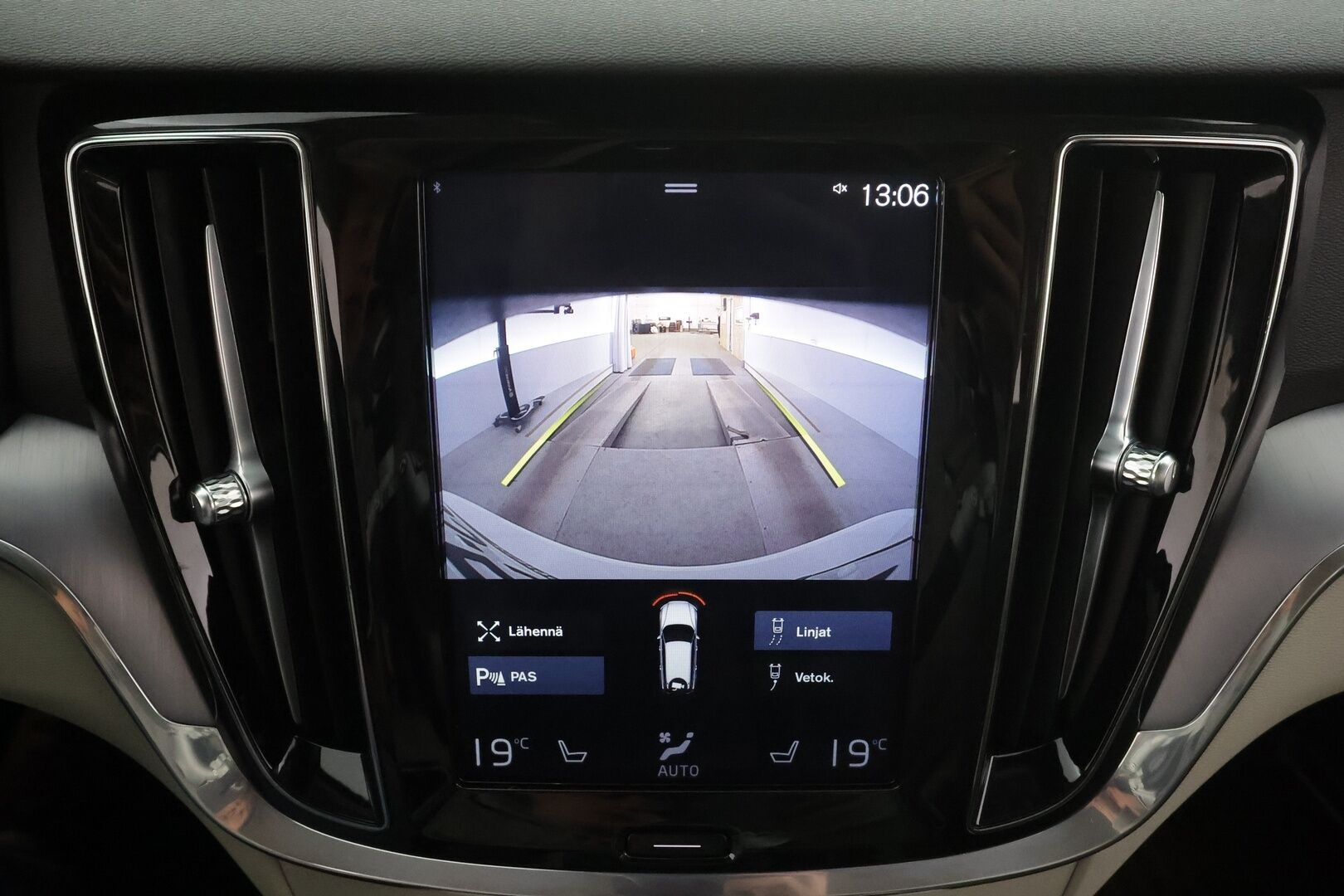 Volvo V60 2021 T6 TwE AWD Momentum aut * Webasto / Koukku / ACC / LED / P.Kamera / Navi / Kaistavahti * - HULLUT AVAJAISHULINAT KORKOTARJOUS 3,29 %