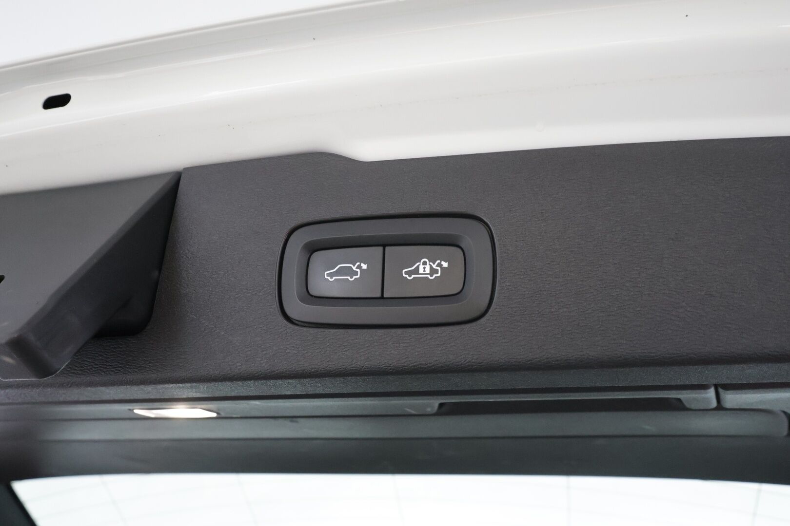 Volvo V60 2021 T6 TwE AWD Momentum aut * Webasto / Koukku / ACC / LED / P.Kamera / Navi / Kaistavahti * - HULLUT AVAJAISHULINAT KORKOTARJOUS 3,29 %