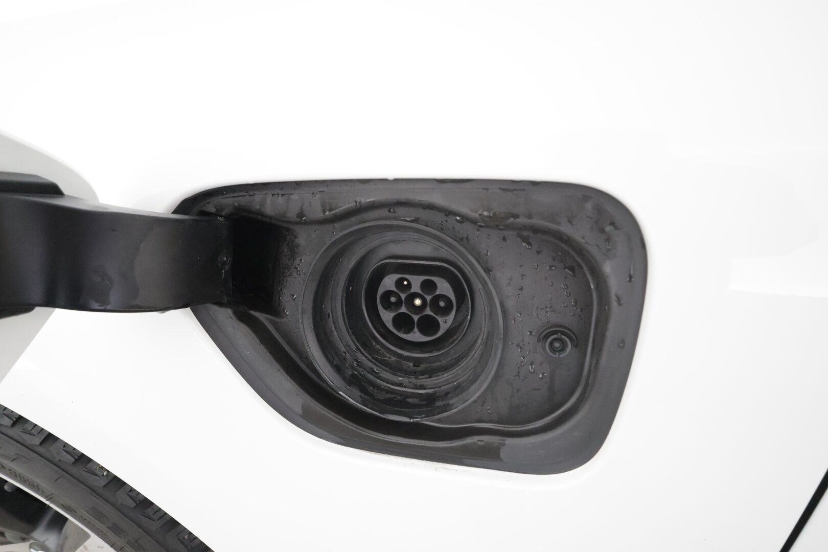 Volvo V60 2021 T6 TwE AWD Momentum aut * Webasto / Koukku / ACC / LED / P.Kamera / Navi / Kaistavahti * - HULLUT AVAJAISHULINAT KORKOTARJOUS 3,29 %