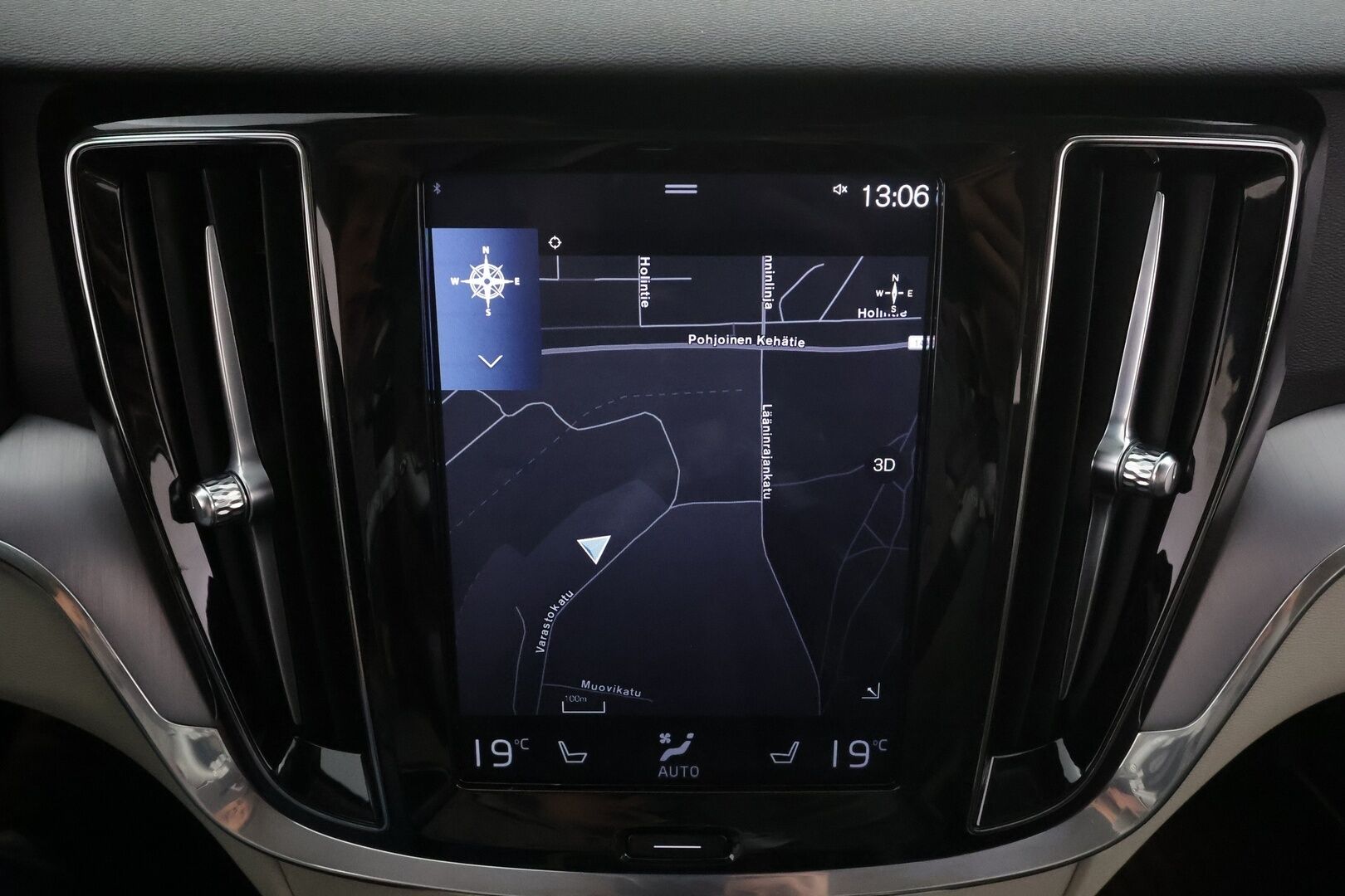 Volvo V60 2021 T6 TwE AWD Momentum aut * Webasto / Koukku / ACC / LED / P.Kamera / Navi / Kaistavahti *