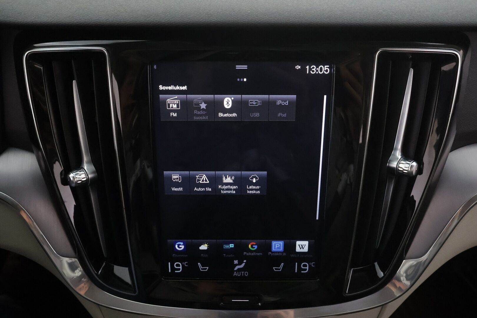 Volvo V60 2021 T6 TwE AWD Momentum aut * Webasto / Koukku / ACC / LED / P.Kamera / Navi / Kaistavahti *