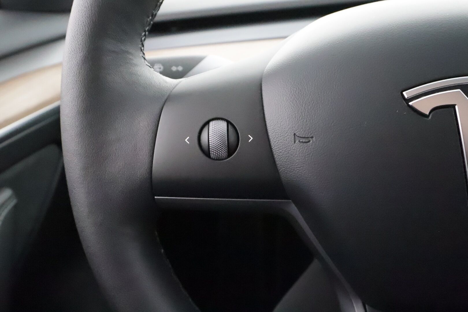 Tesla Model 3 2023 Standard Range Plus * Lasikatto / P.kamera / Matrix LED / Nahat / ILP * - HULLU BLACKWEEK KORKOTARJOUS 2,49%