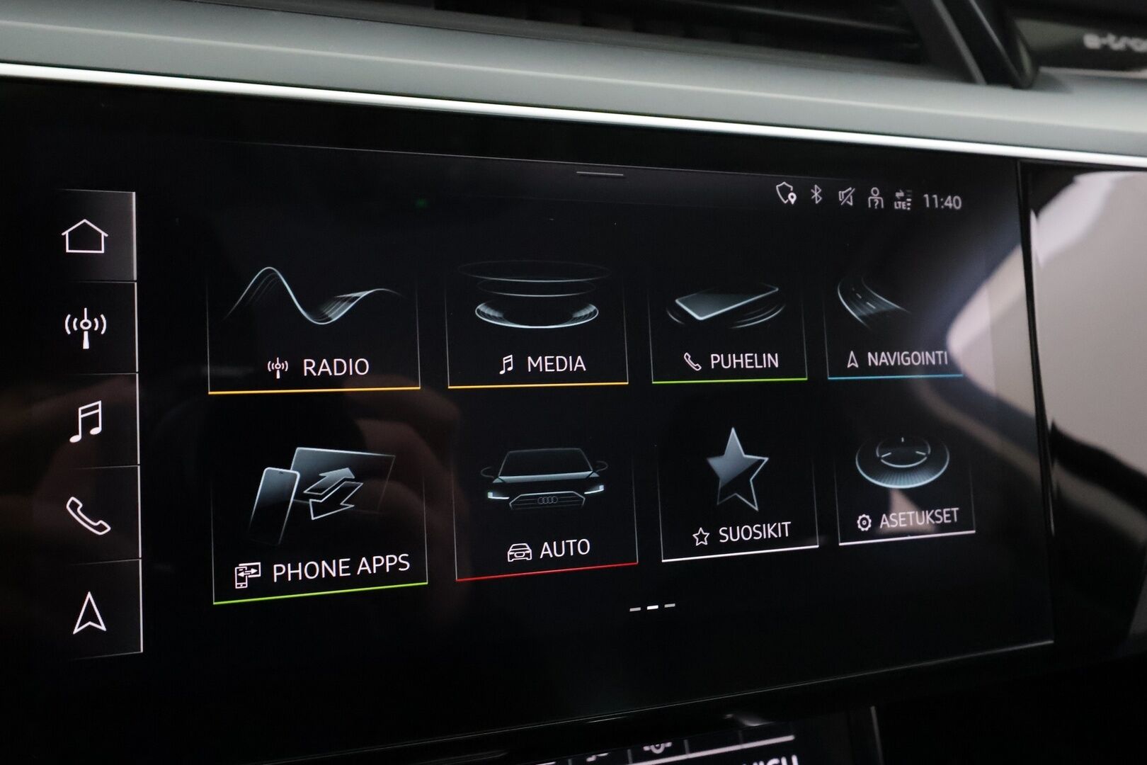 Audi e-tron 2022 55 quattro * ACC / Lisälämmitin / Muistipenkki / Nahkaverhoilu / Navi / Apple&Android * - Juuri Katsastettu! / Akku kuntotarkastettu SoH 96.1% / 2x Lataus / Kahdet Renkaat - HULLUT AVAJAISHULINAT KORKOTARJOUS 3,29 %