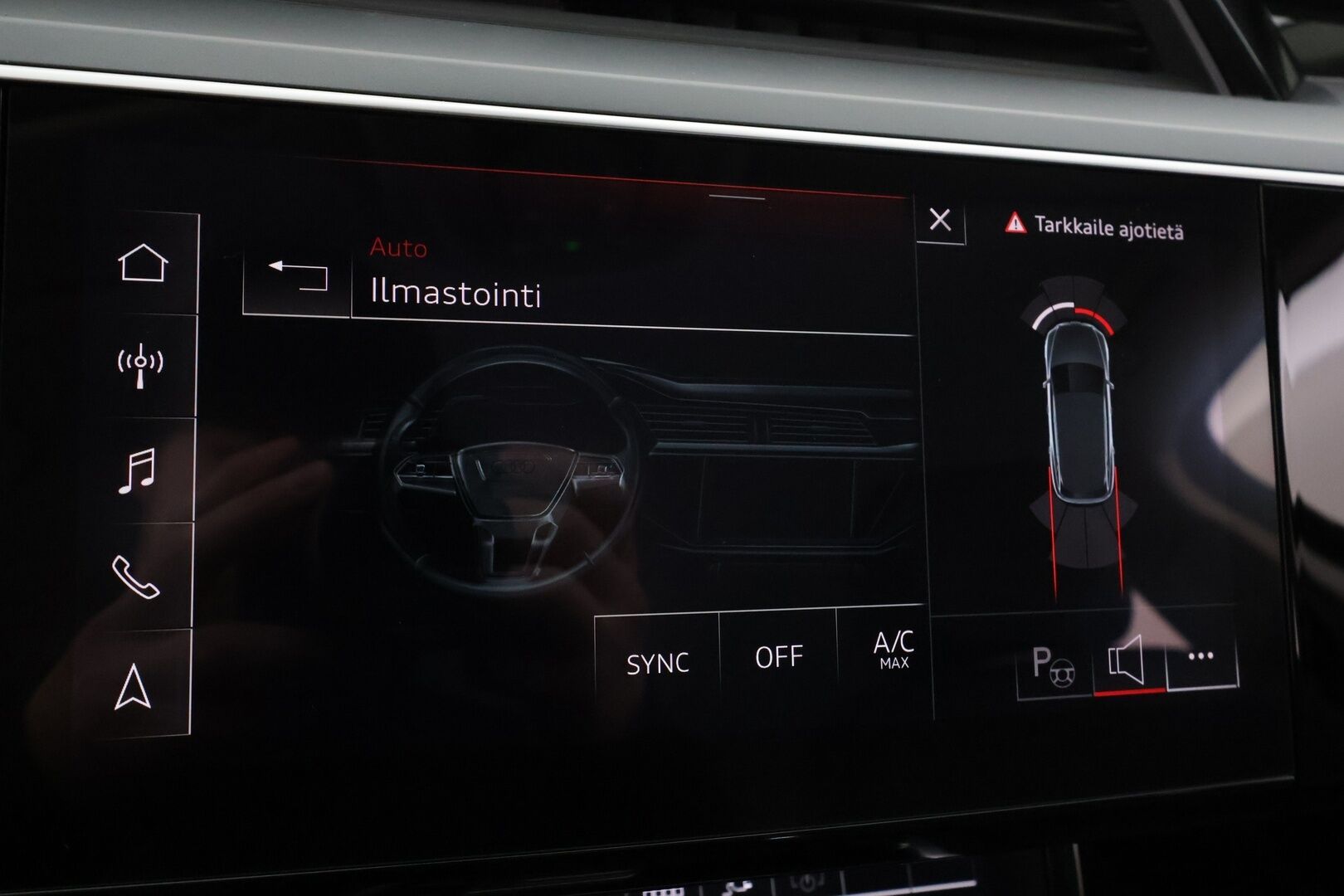 Audi e-tron 2022 55 quattro * ACC / Lisälämmitin / Muistipenkki / P.tutkat / Apple&Android / Nahkaverhoilu * - Akku kuntotarkastettu SoH 96.1% / 2x Lataus / Kahdet Renkaat